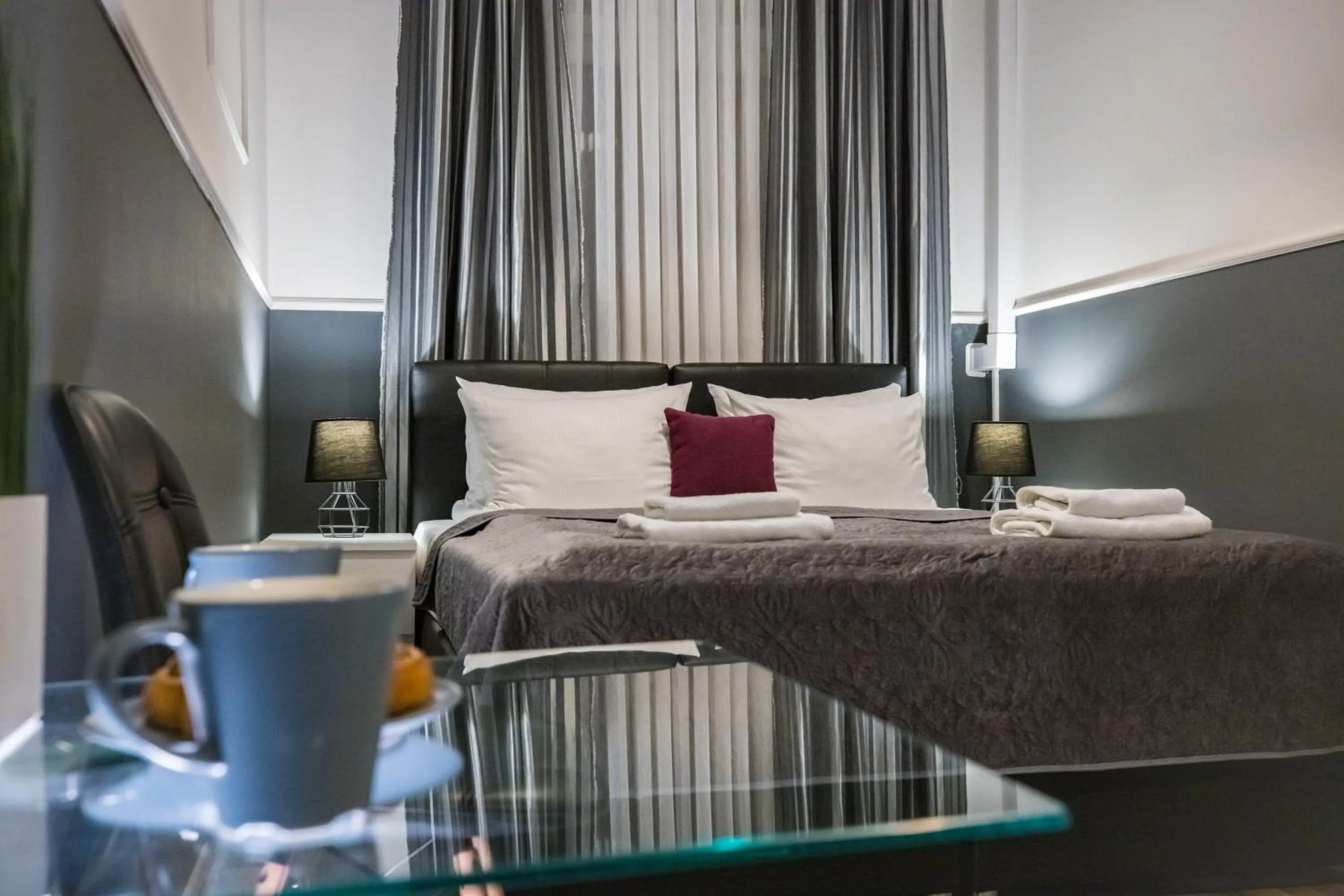 Bed in Leo Apartments Main Square