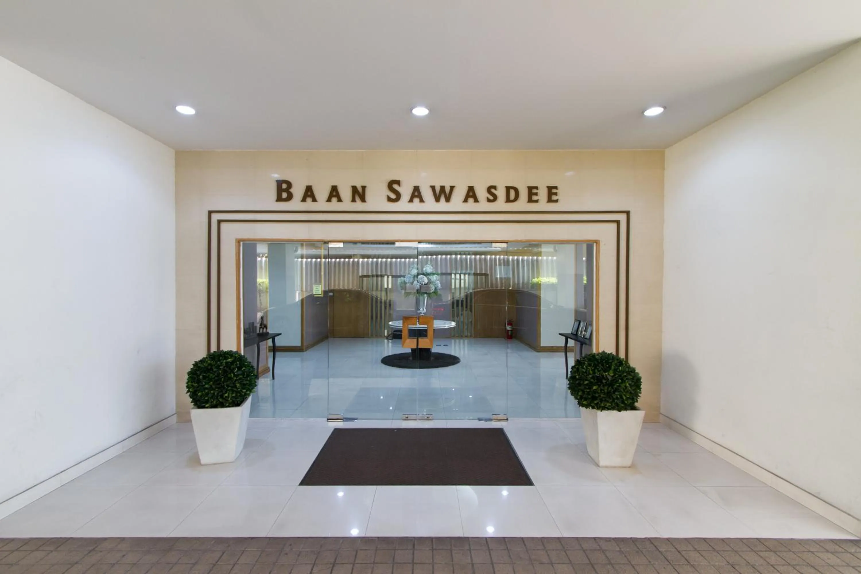 Facade/entrance in Baan Sawasdee Residence