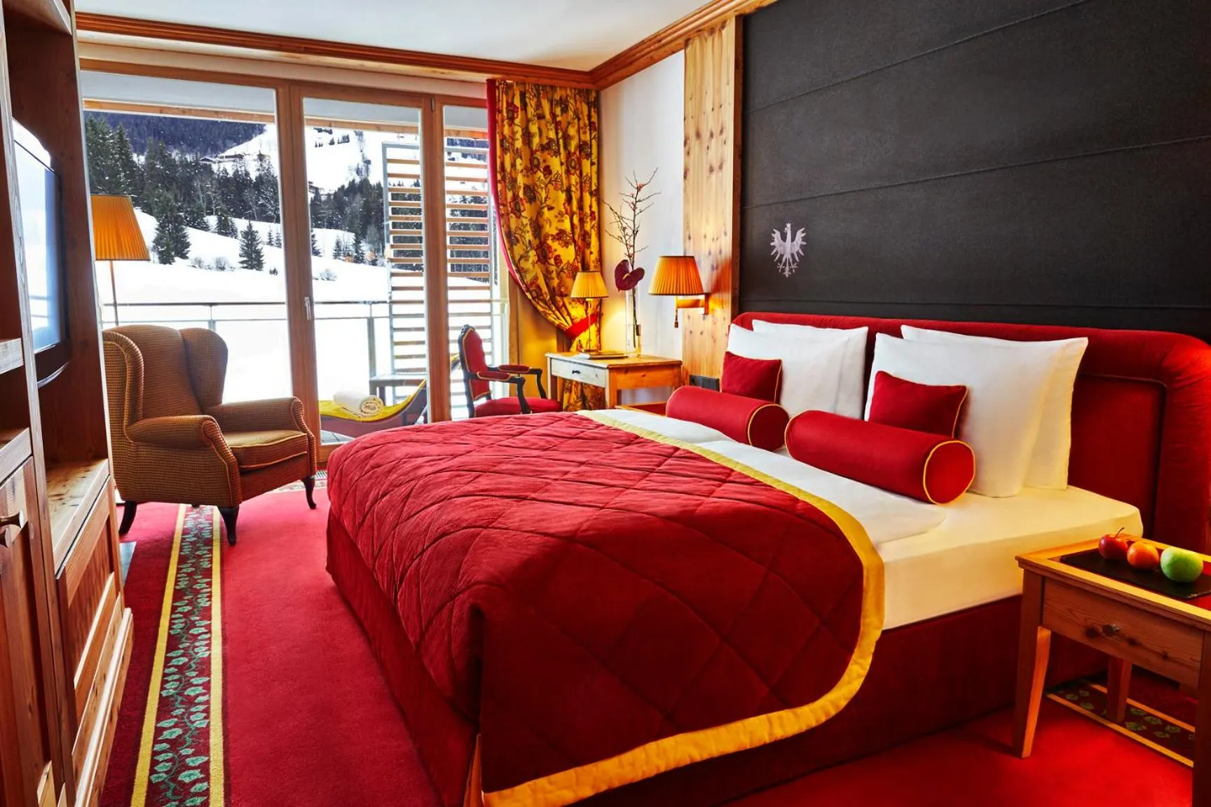 Photo of the whole room, Bed in Kempinski Hotel Das Tirol
