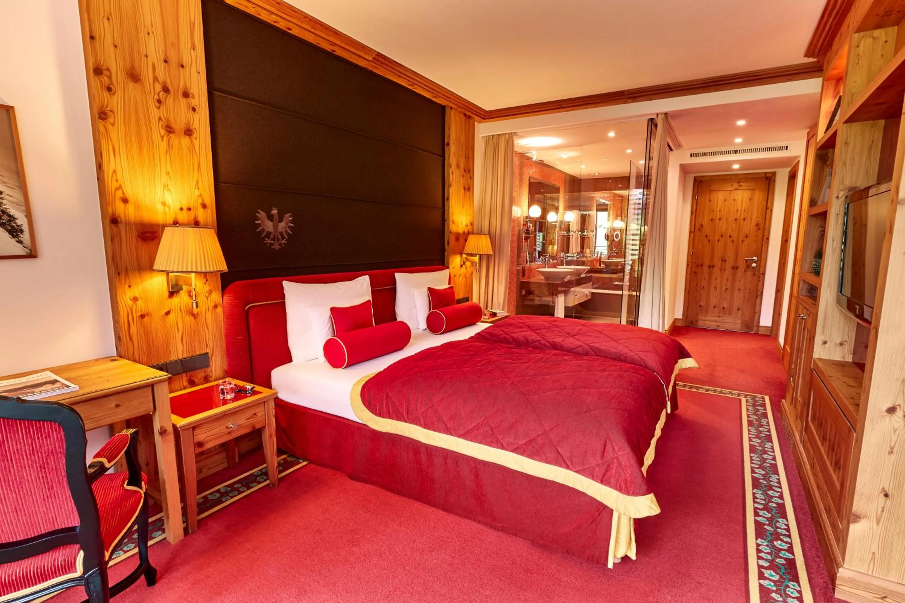 Bedroom, Bed in Kempinski Hotel Das Tirol