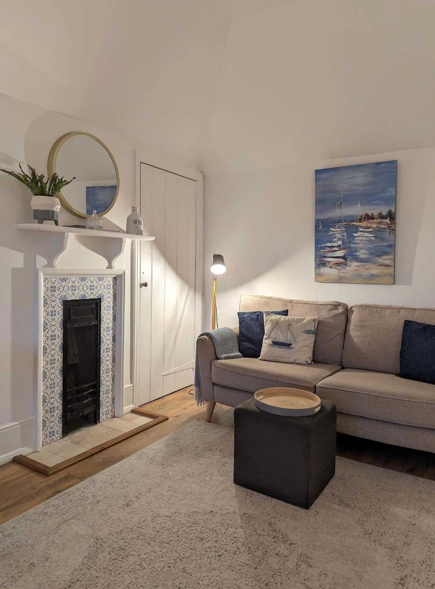 Living room in Humphries Cross Apartments