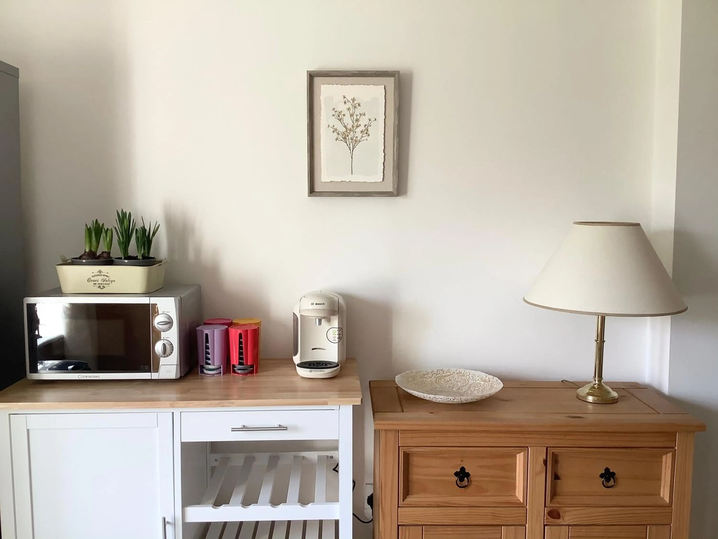 Kitchen or kitchenette in Humphries Cross Apartments