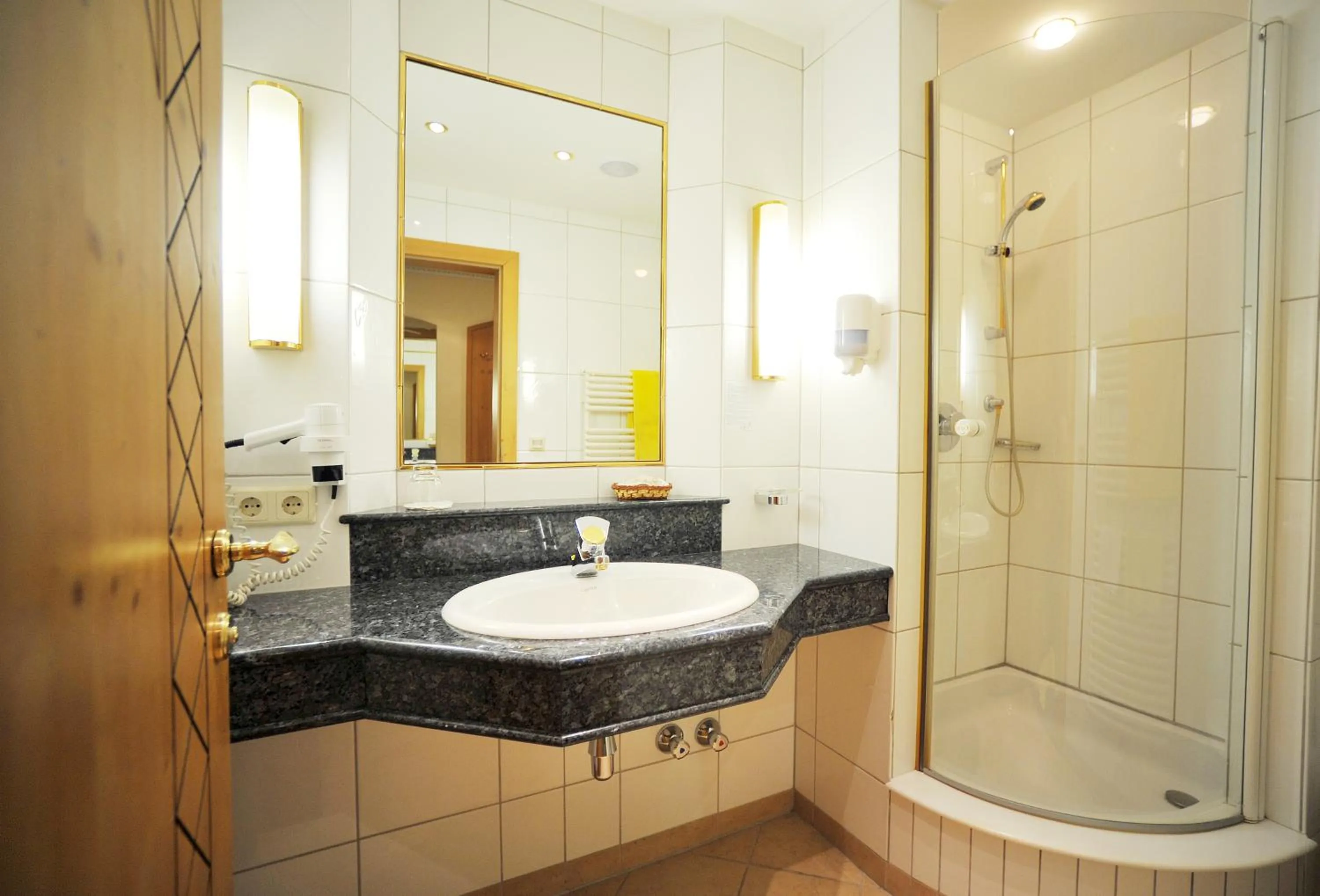 Bathroom in Thermal-Badhotel Kirchler