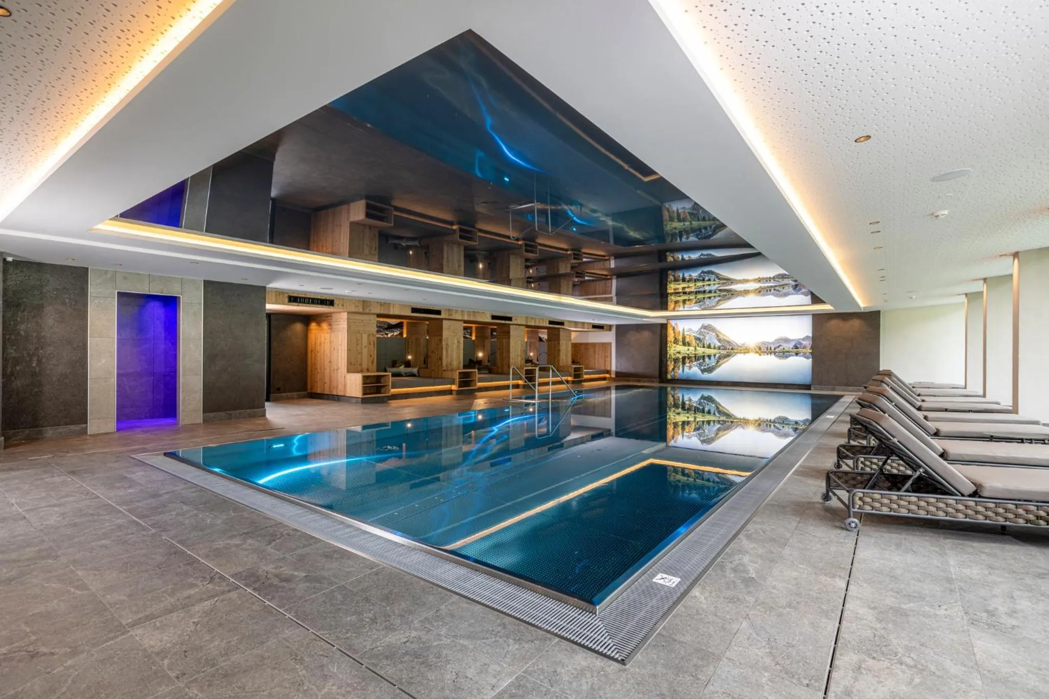 Pool view in Thermal-Badhotel Kirchler