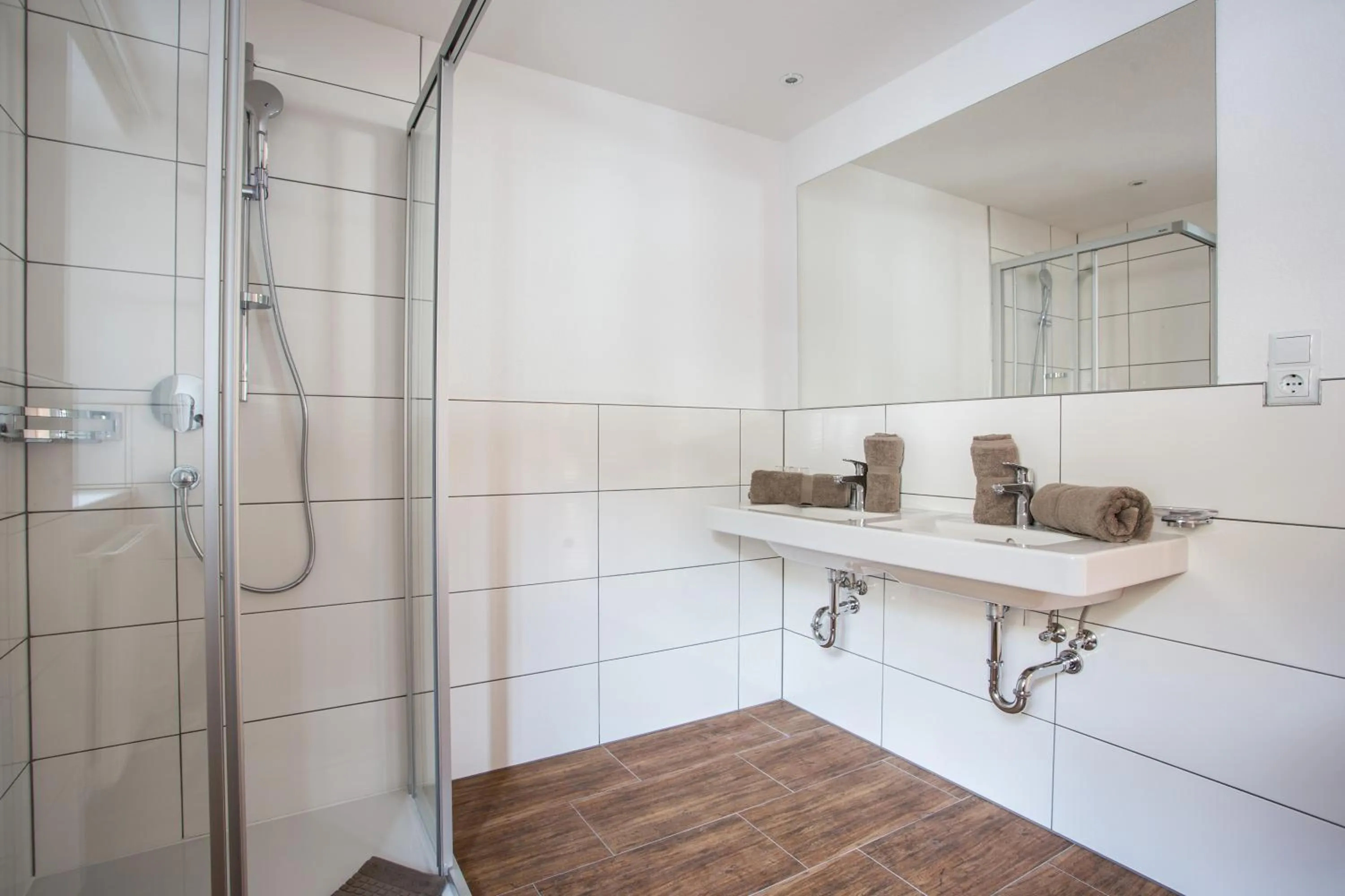 Shower in Hotel Das Zentrum