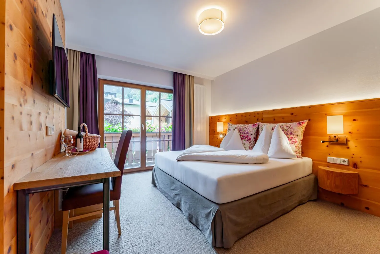 Photo of the whole room, Bed in Hotel Stadt Wien