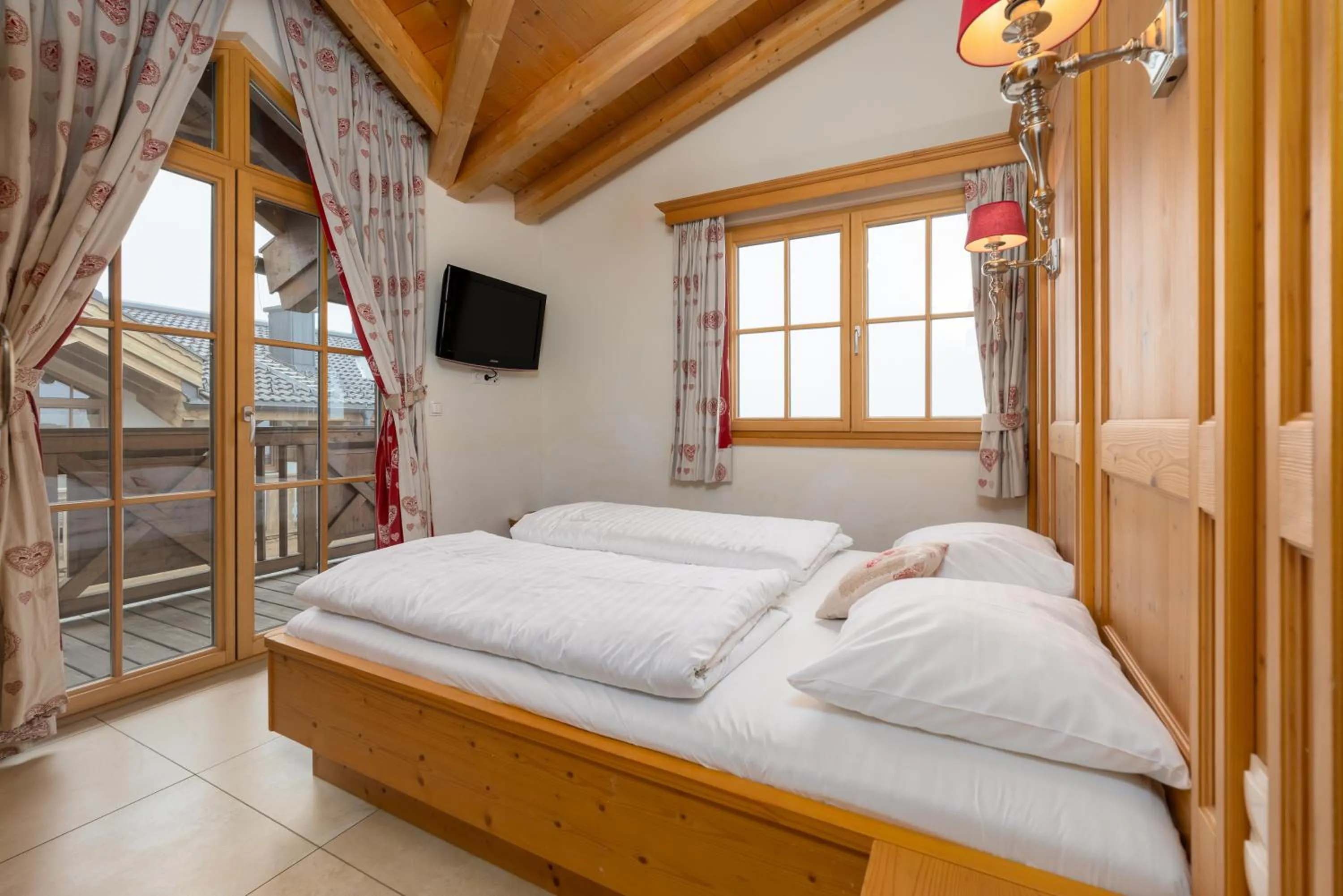 Photo of the whole room, Bed in AvenidA Panorama Chalet by Alpin Rentals