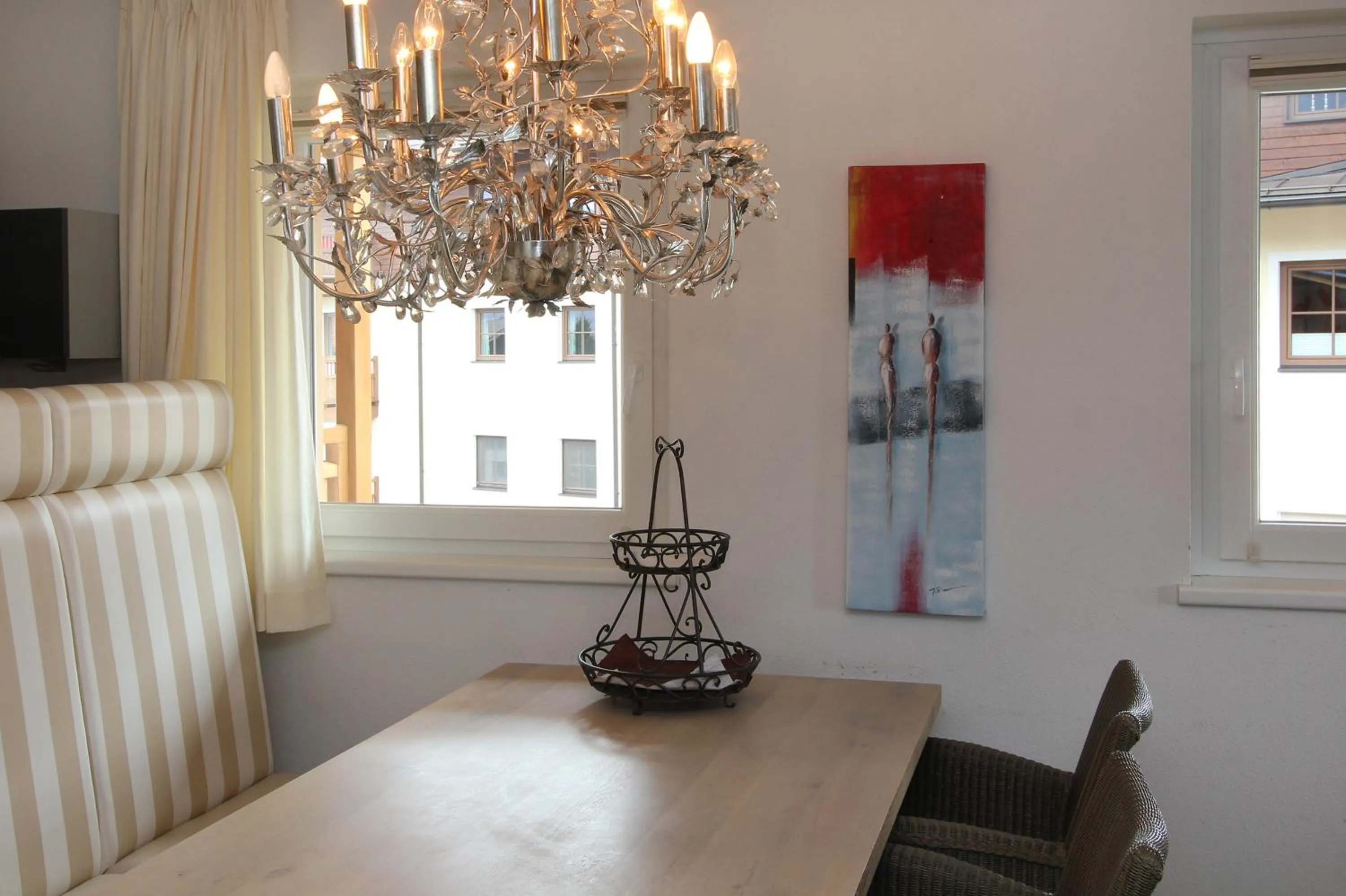 Dining area in AvenidA Style Appartements by Alpin Rentals