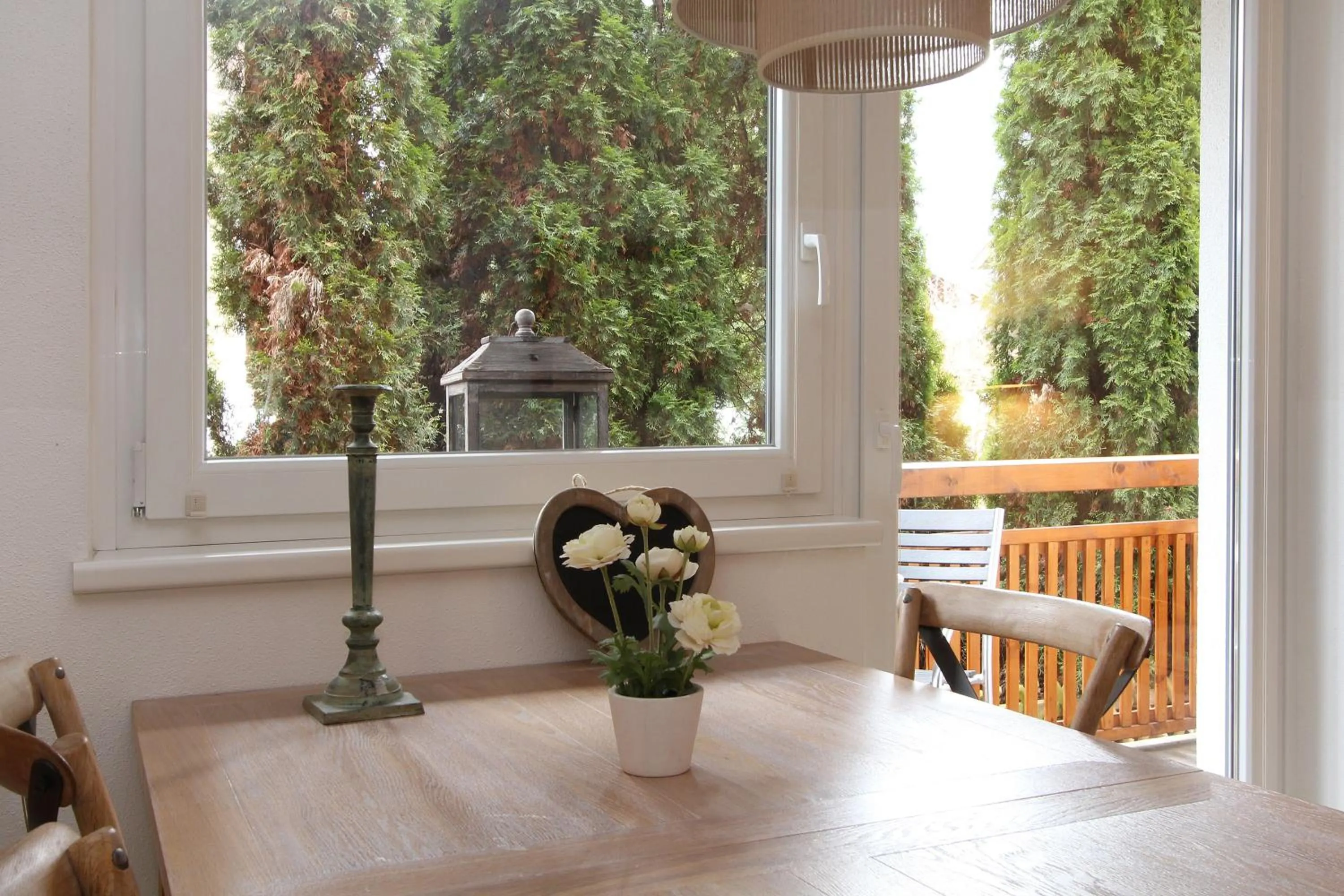 Dining area in AvenidA Style Appartements by Alpin Rentals