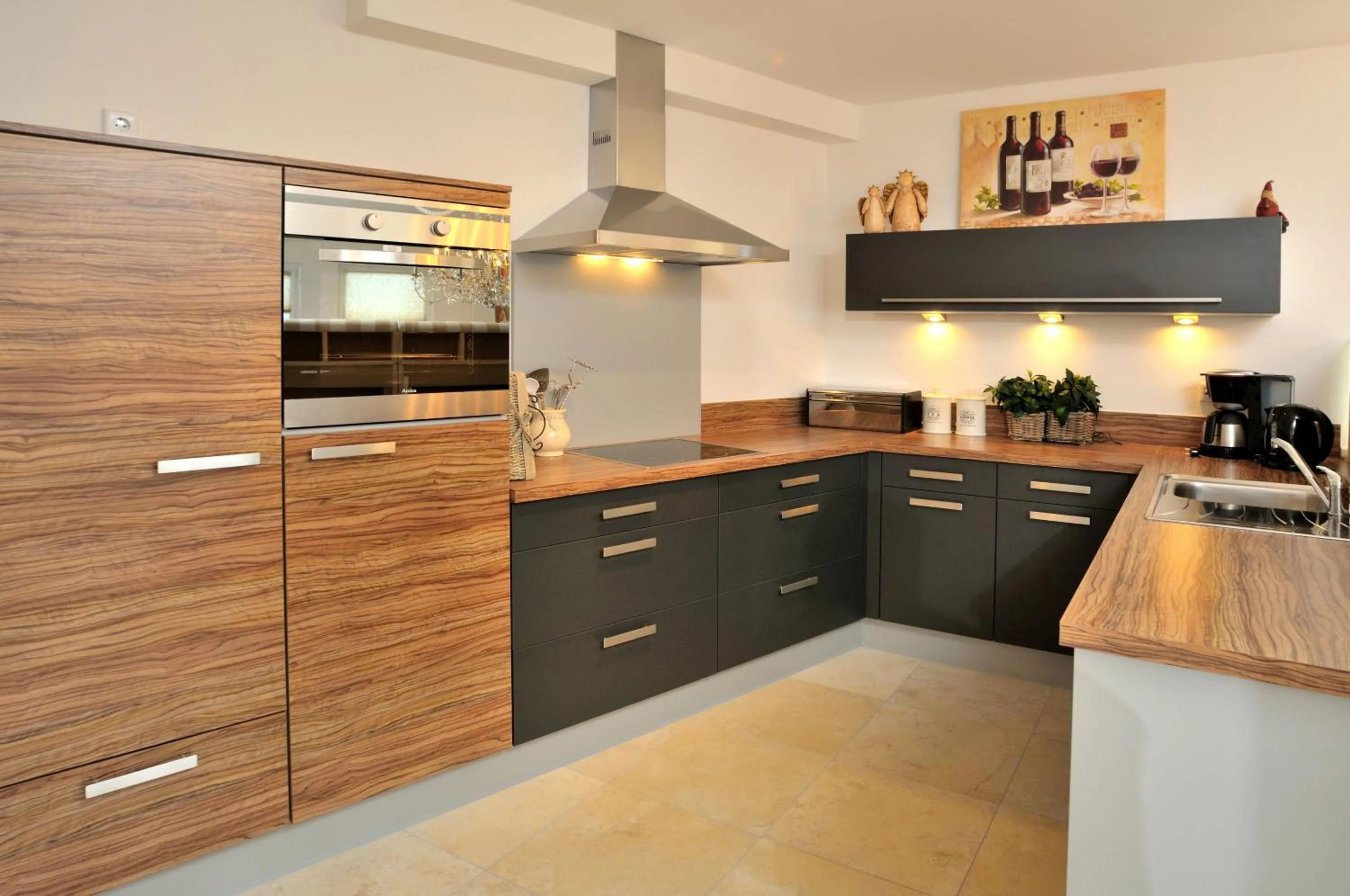 Coffee/tea facilities in AvenidA Style Appartements by Alpin Rentals