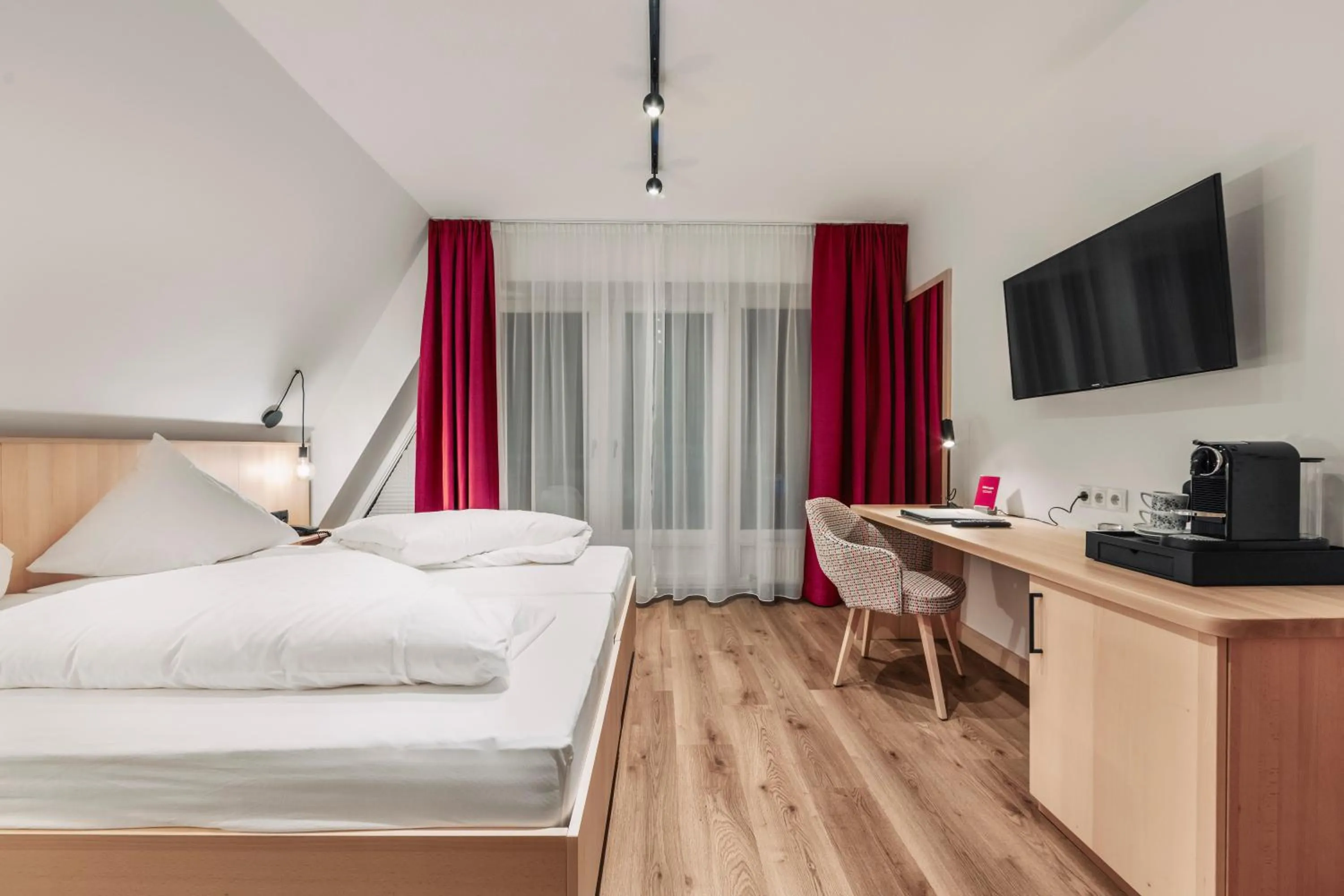 Photo of the whole room, Bed in Hotel Dominic