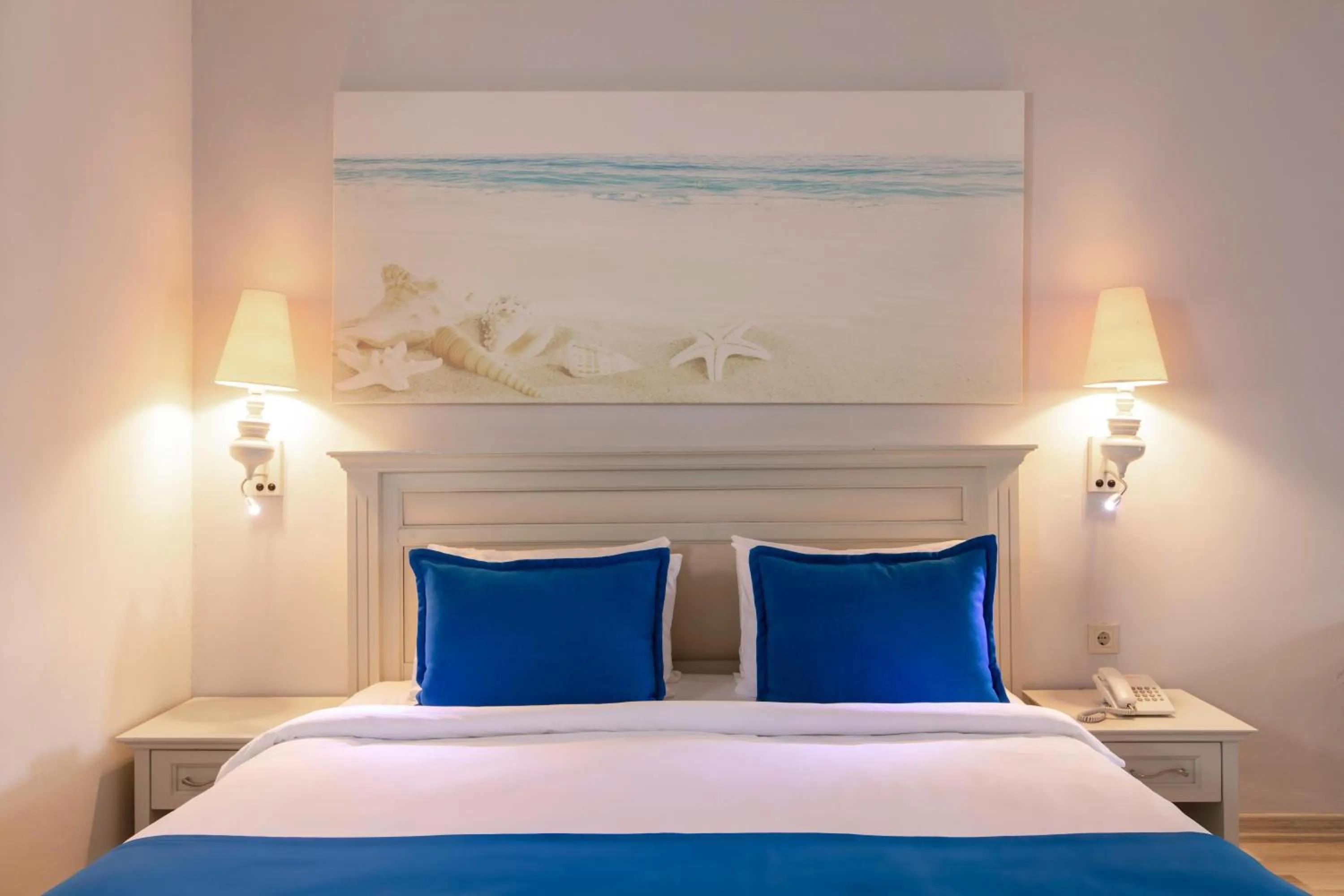 Photo of the whole room, Bed in Selectum Collection Bodrum