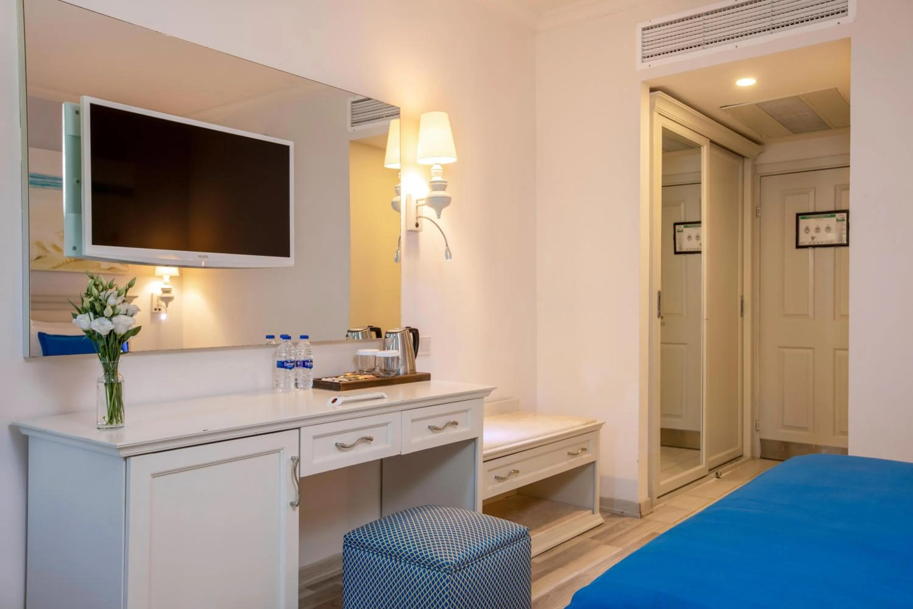 Photo of the whole room, Bed in Selectum Collection Bodrum