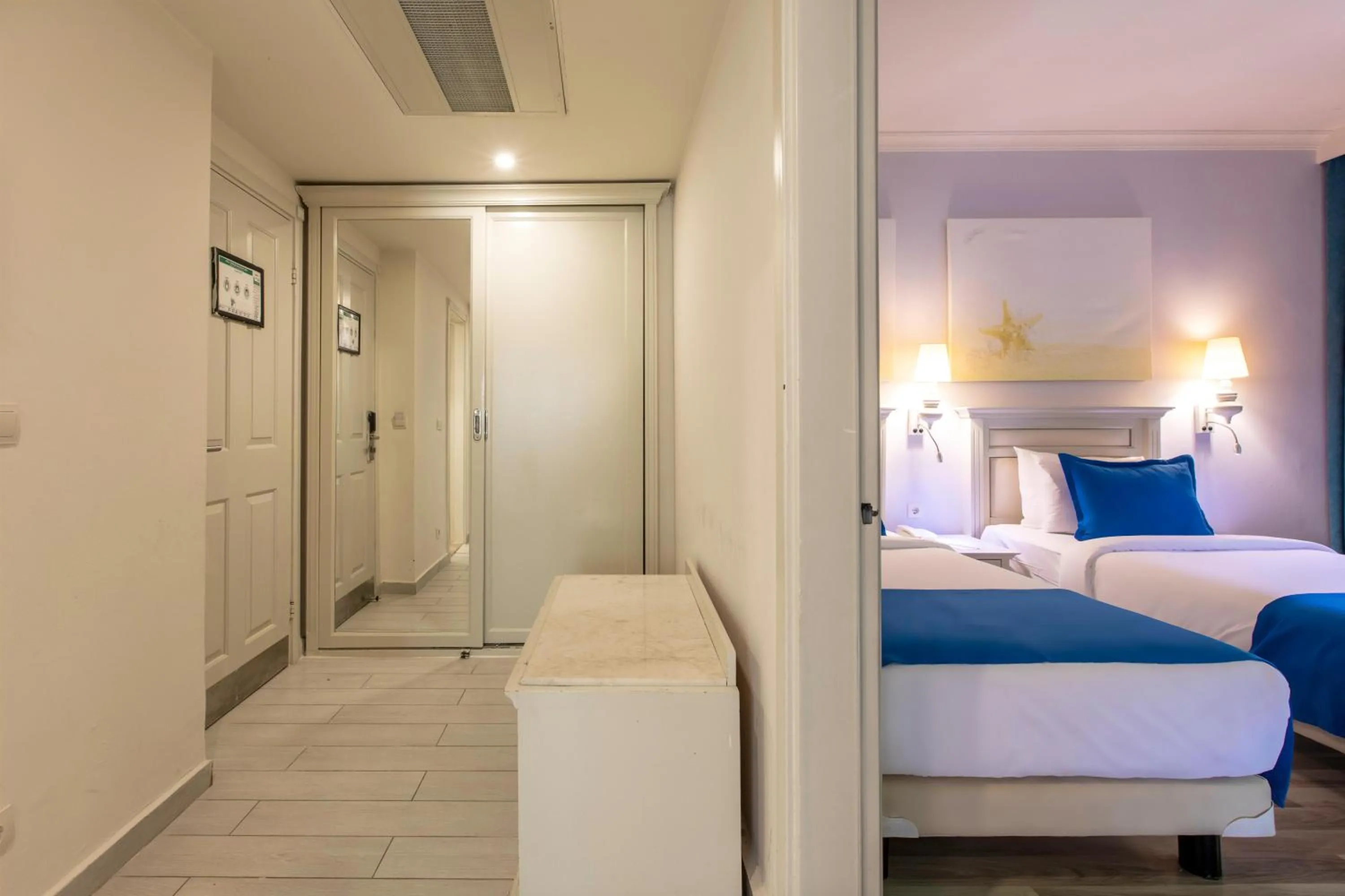 Photo of the whole room, Bed in Selectum Collection Bodrum