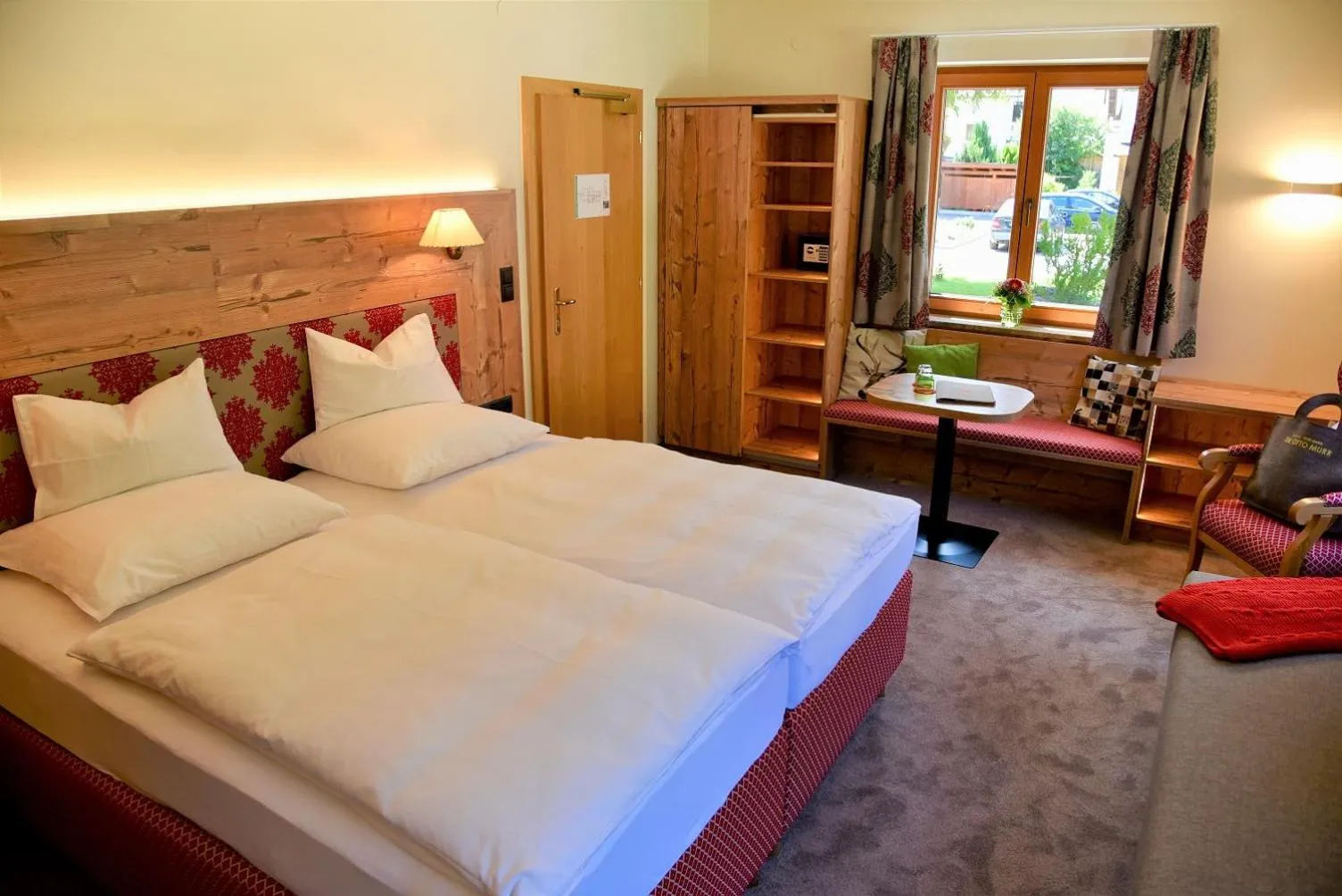 Bed in Hotel Dr Otto Murr B&B