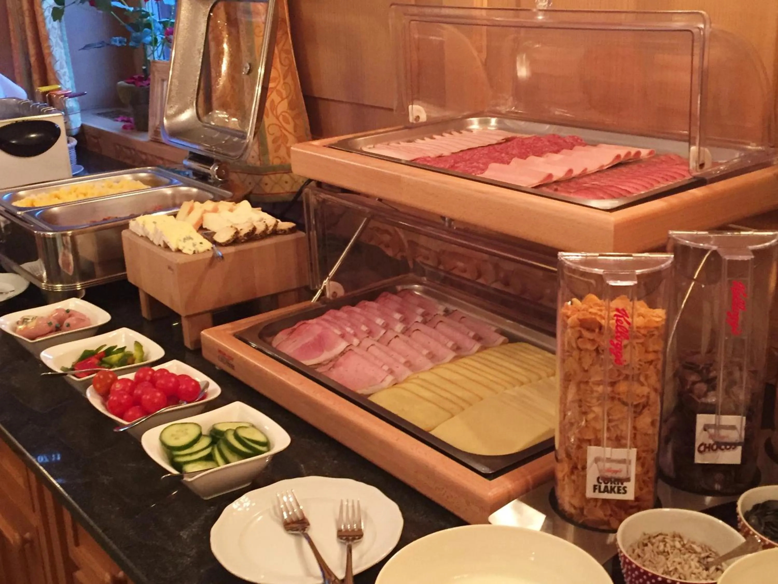 Buffet breakfast in Hotel Dr Otto Murr B&B