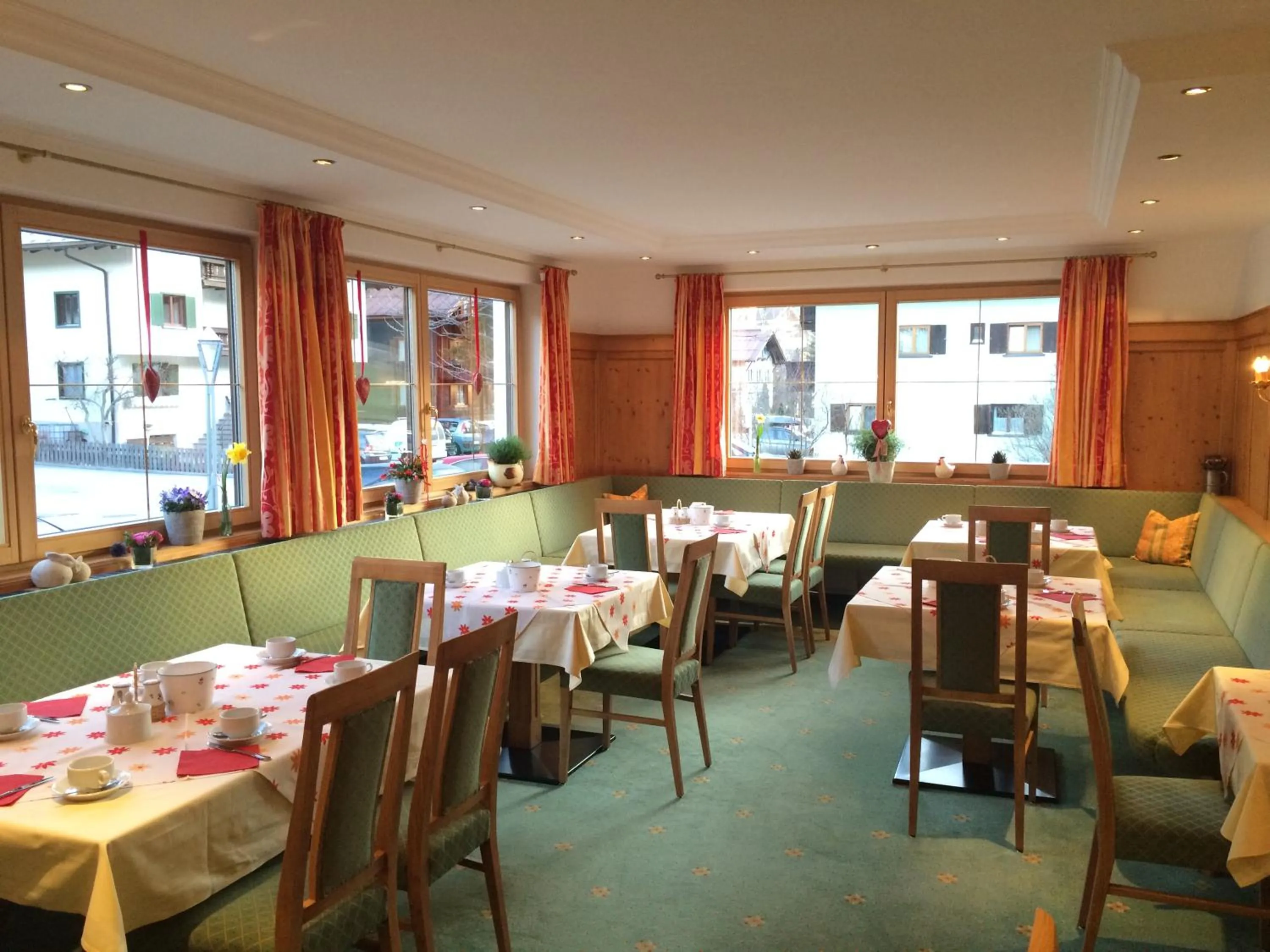 Food and drinks in Hotel Dr Otto Murr B&B