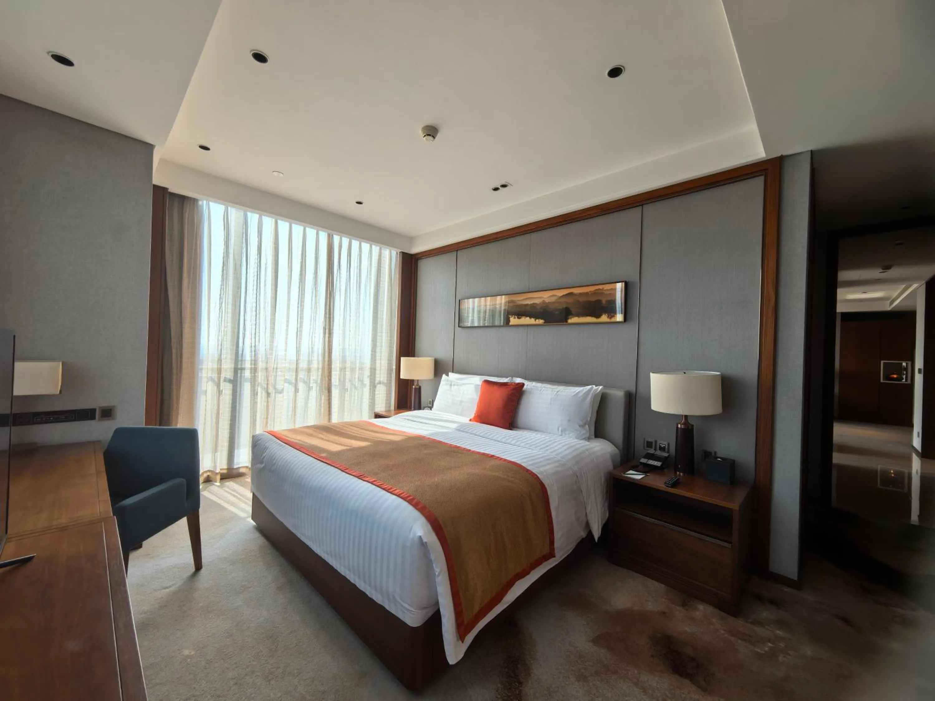 Photo of the whole room, Bed in Oakwood Residence Damei Beijing
