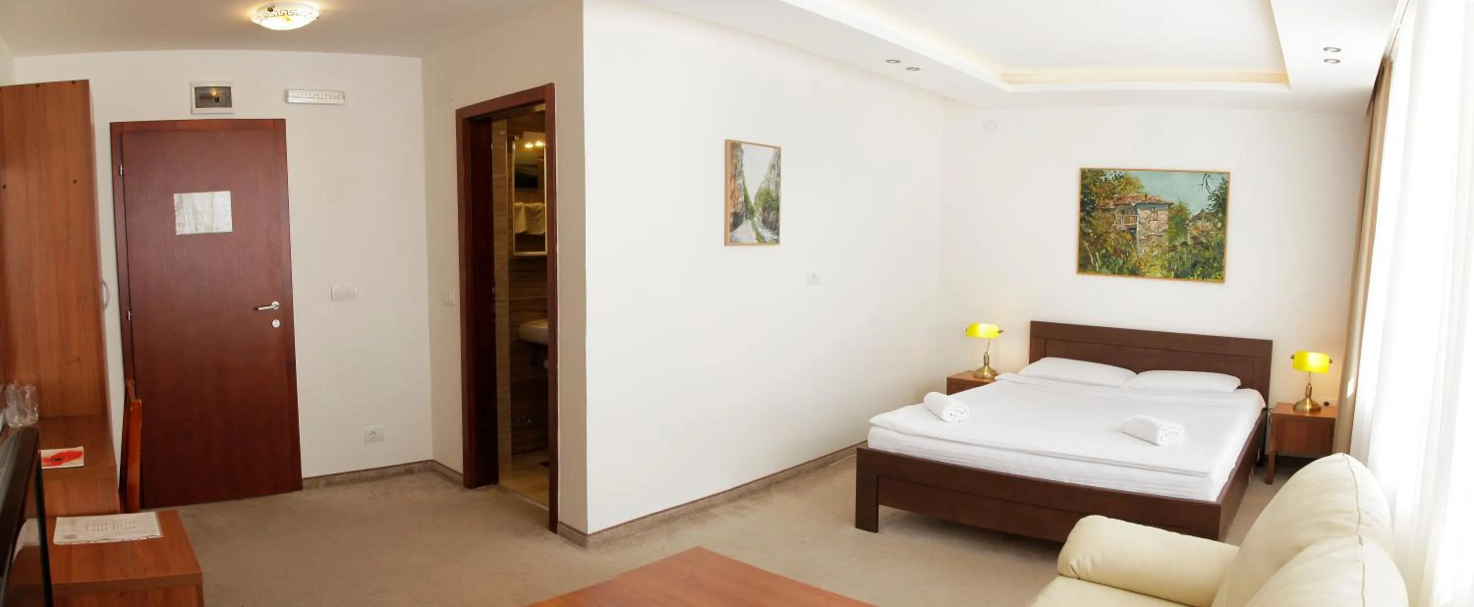 Bedroom, Bed in Hotel Happy