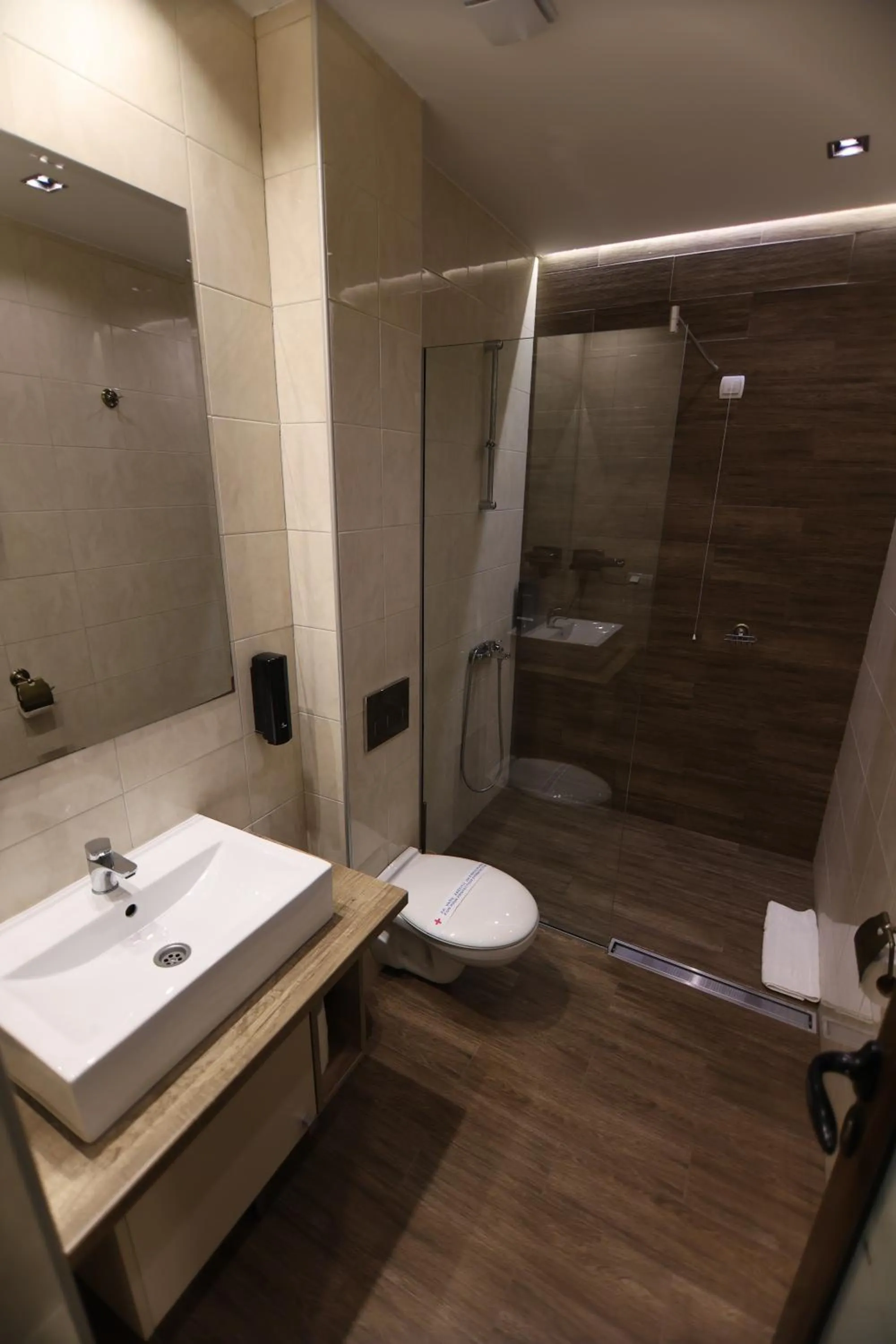 Bathroom in Hotel Happy