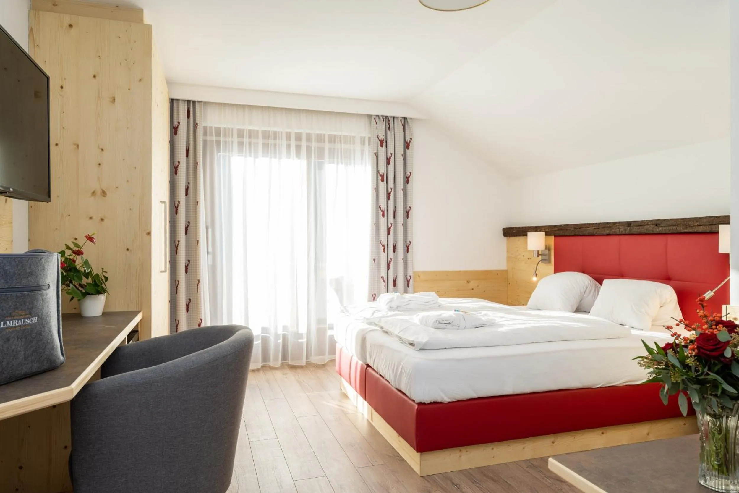 Bed in Genusshotel Almrausch