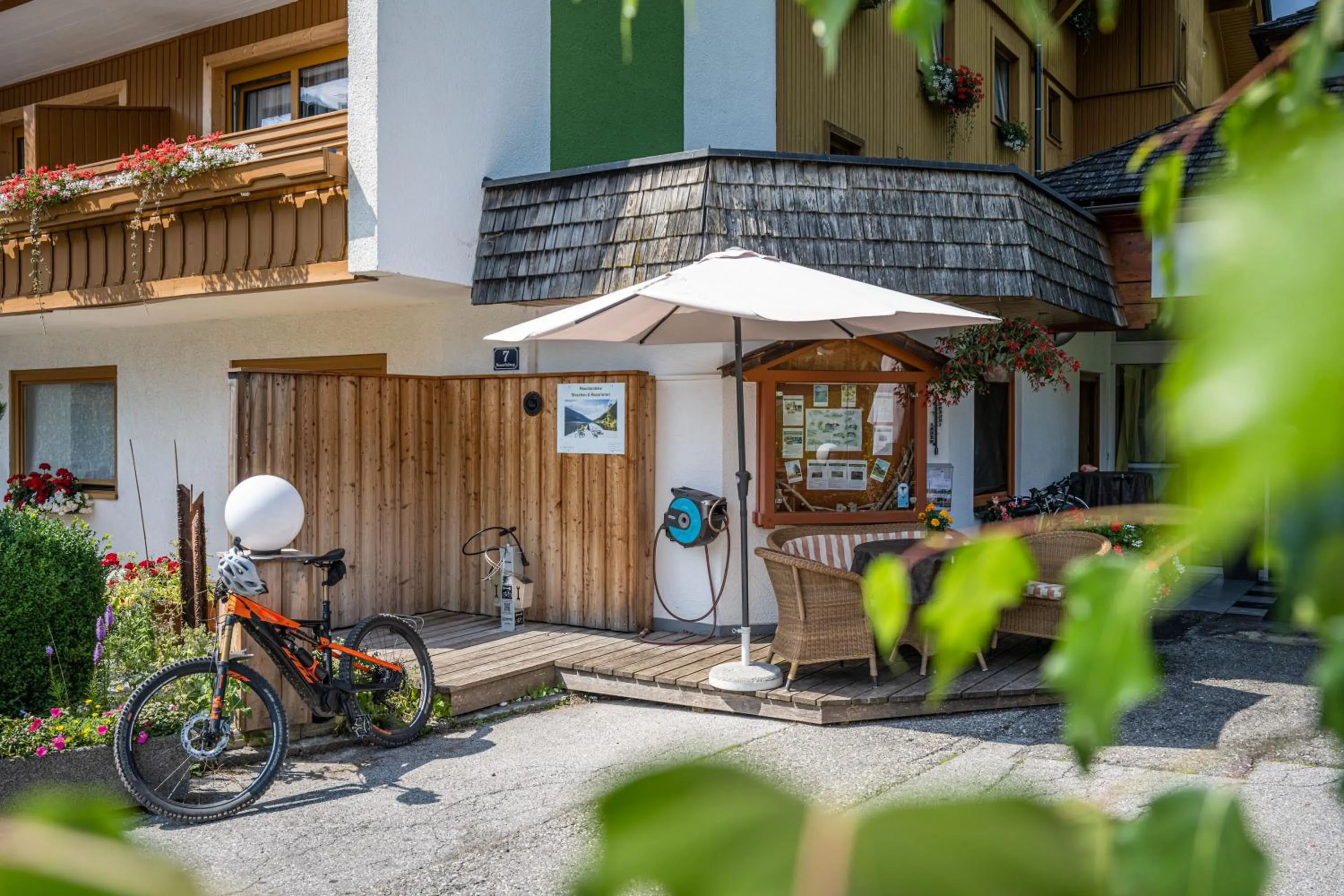 Facade/entrance in Genusshotel Almrausch