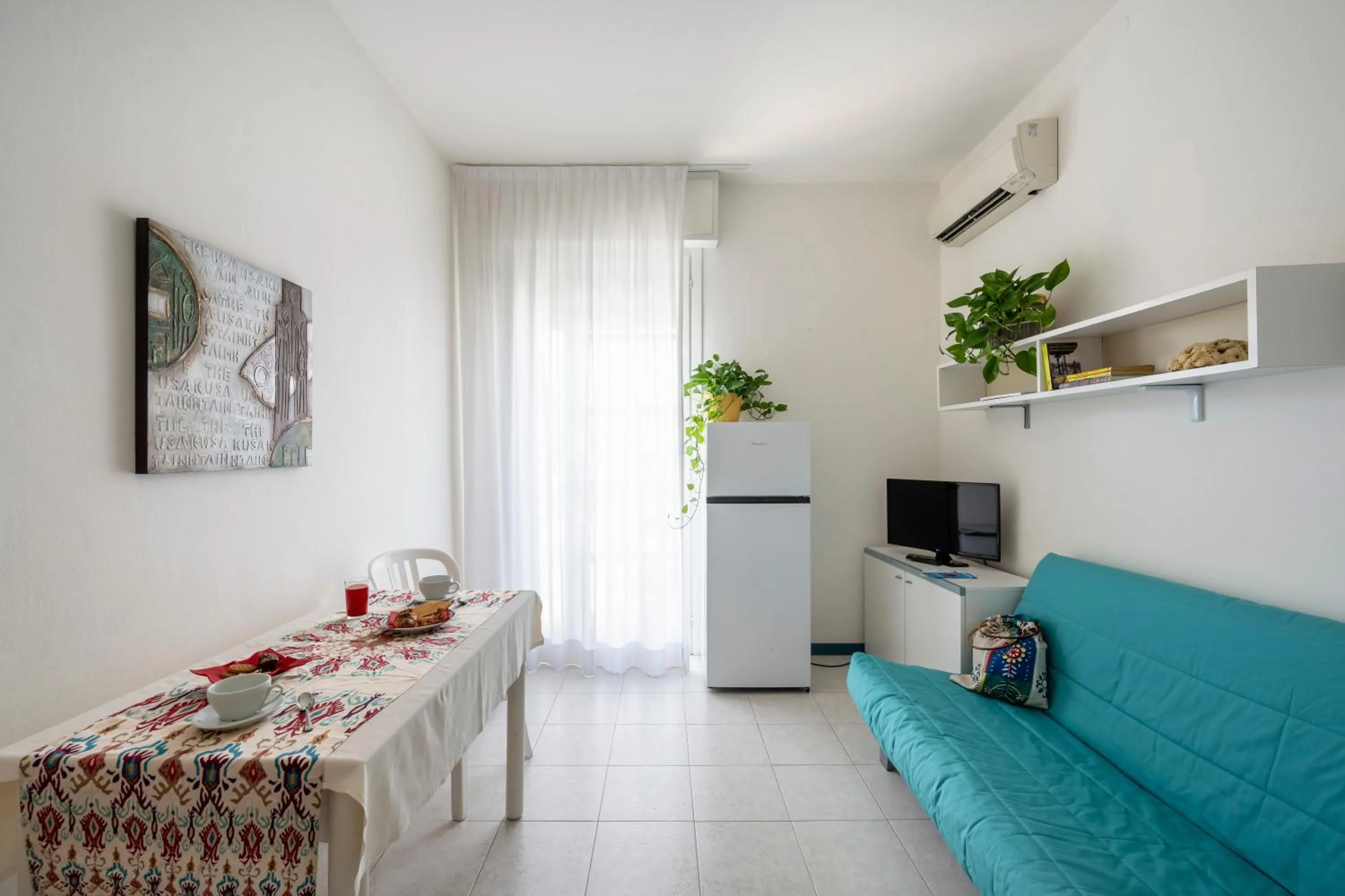 Living room, Bed in Aparthotel Pineda