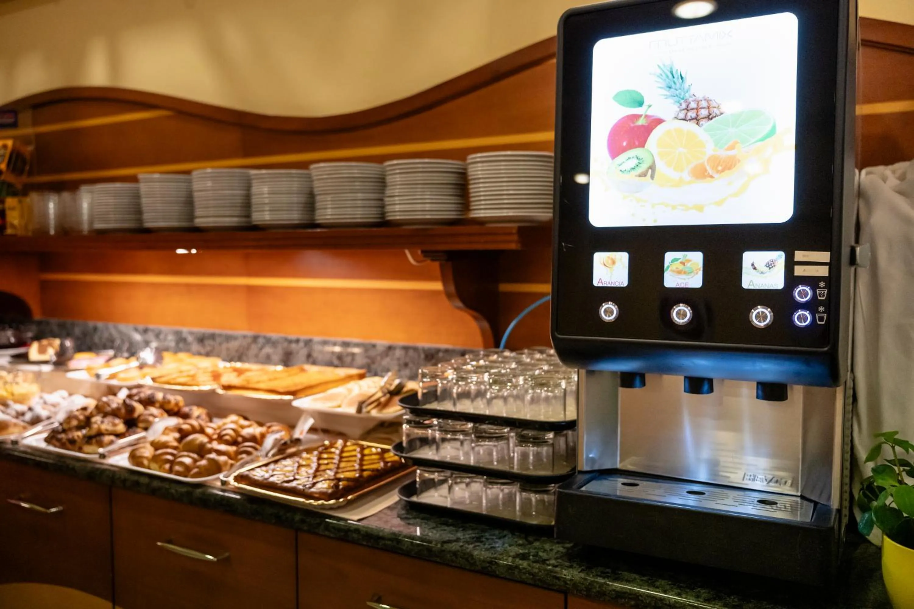 Buffet breakfast in Aparthotel Pineda