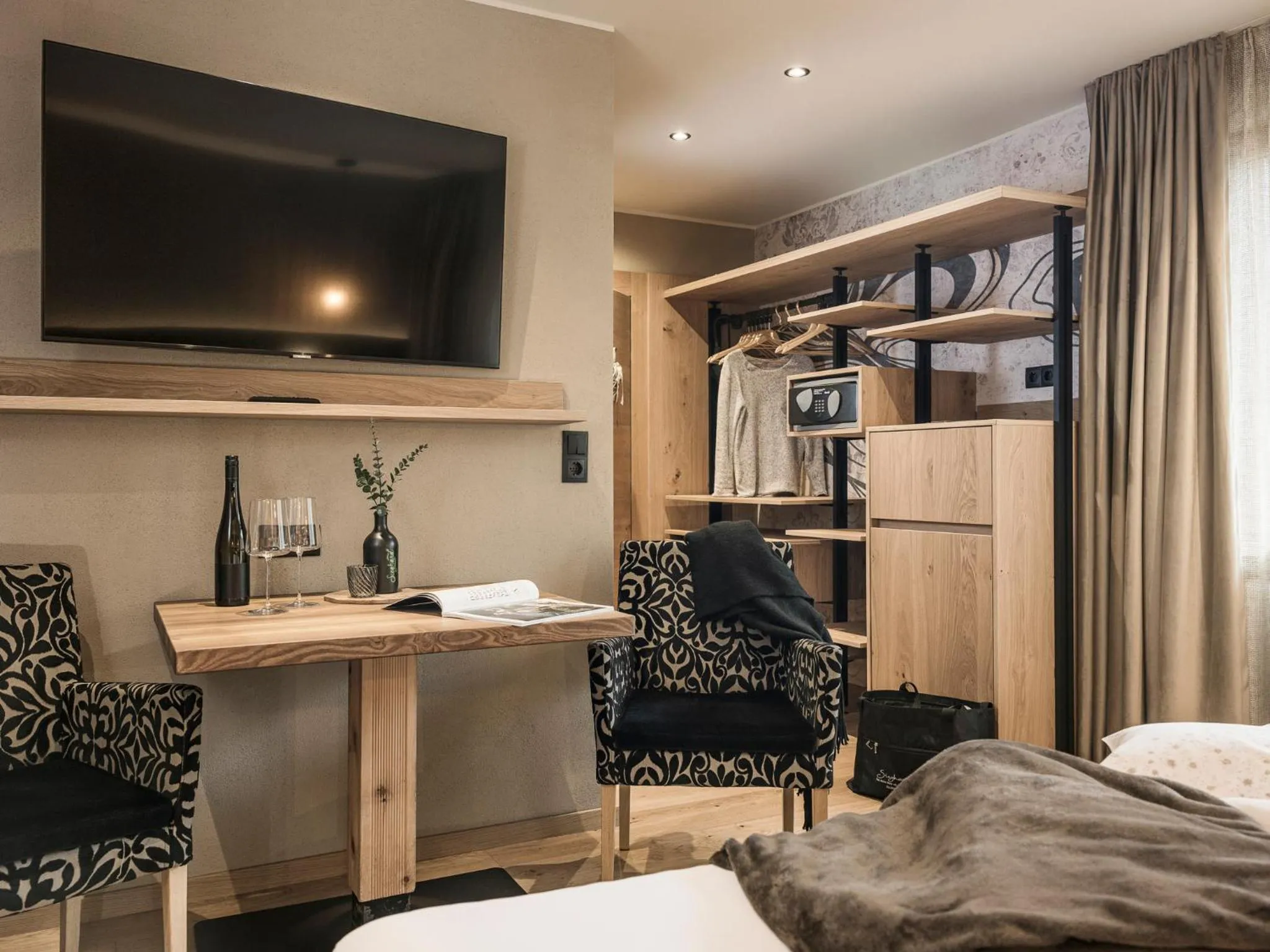 TV and multimedia, Bed in Hotel Sieghard Zillertal