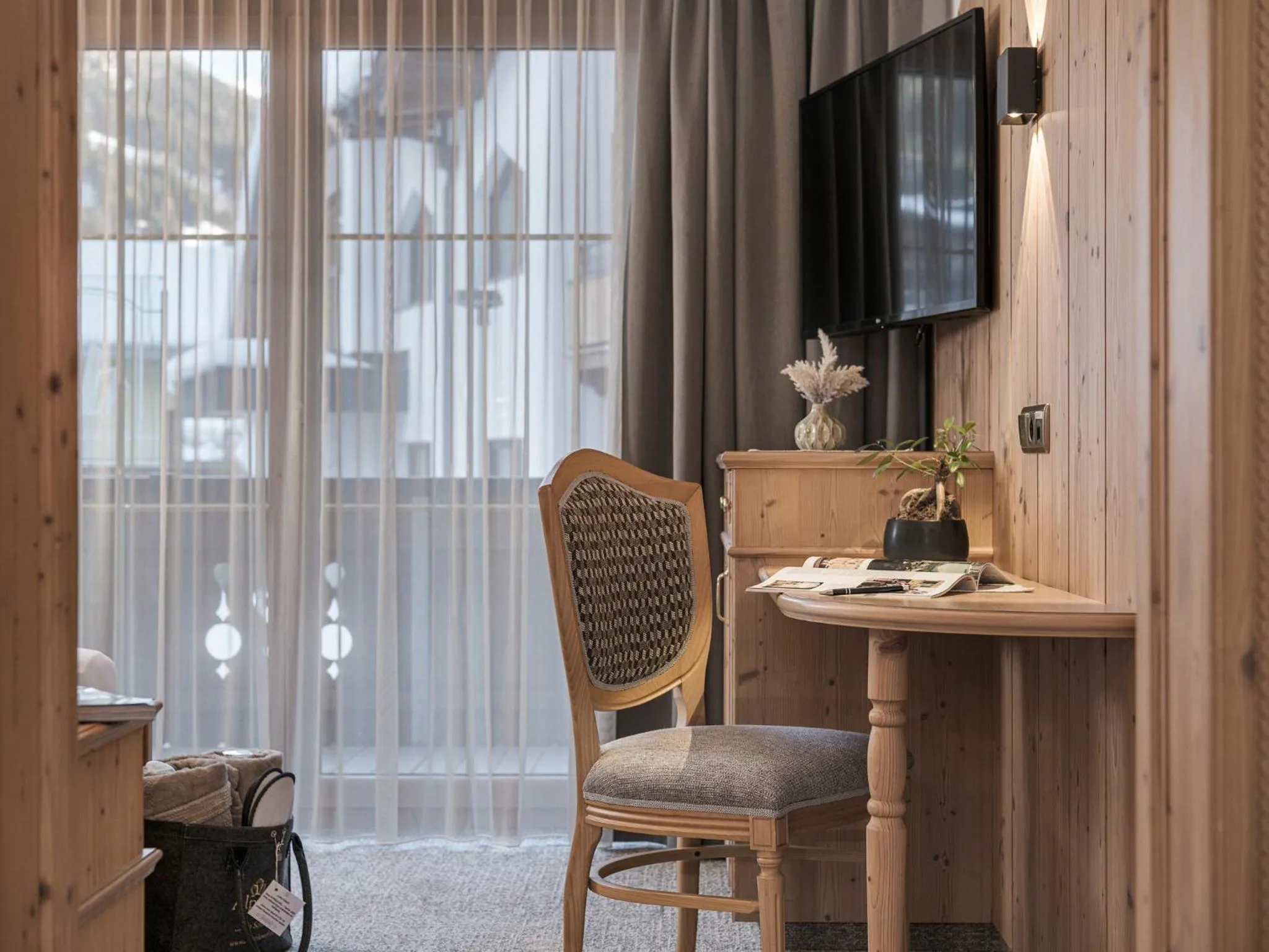 Photo of the whole room in Hotel Alpenjuwel 4 Sterne Superior