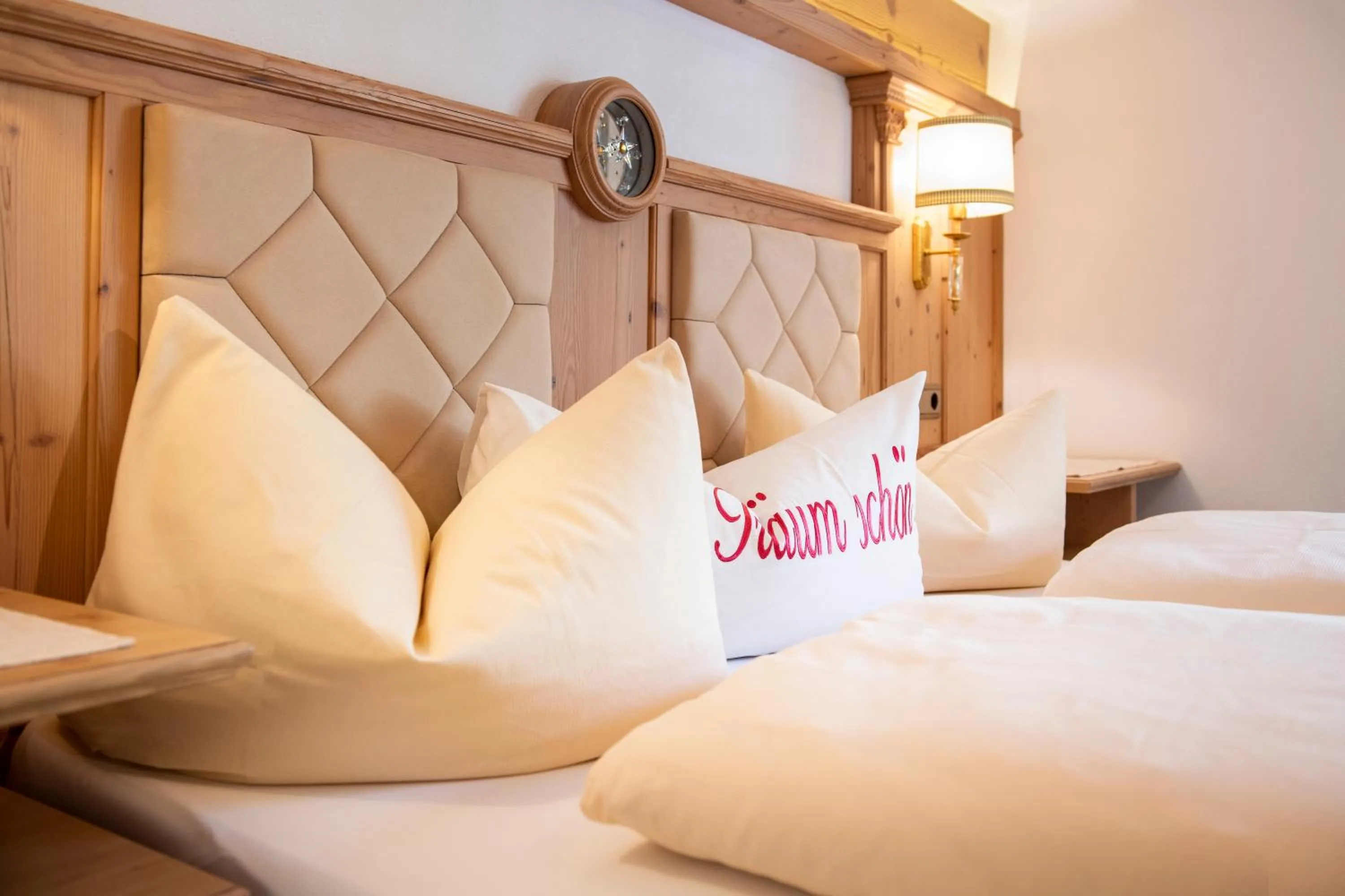 Bed in Hotel Alpenjuwel 4 Sterne Superior