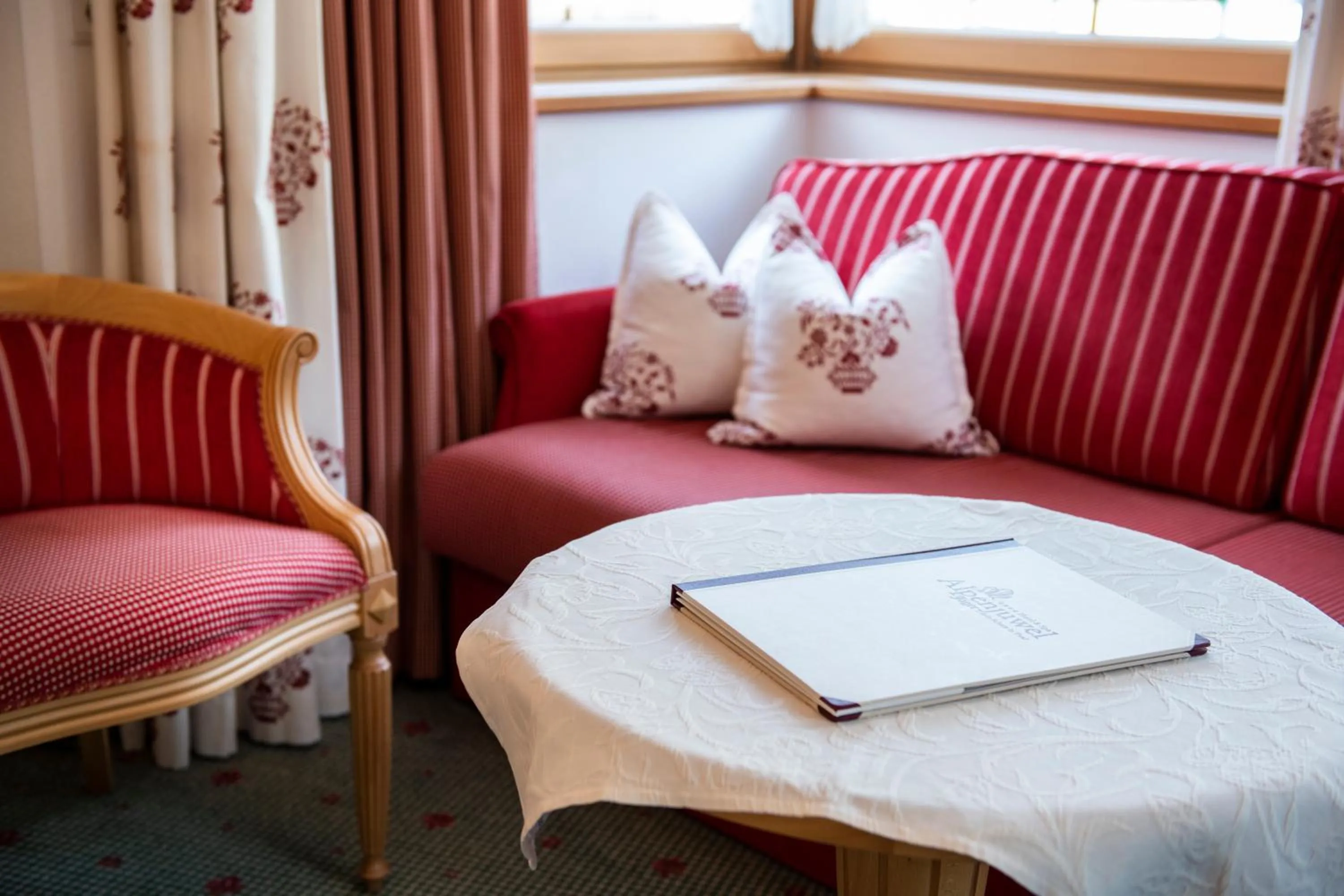 Seating area in Hotel Alpenjuwel 4 Sterne Superior