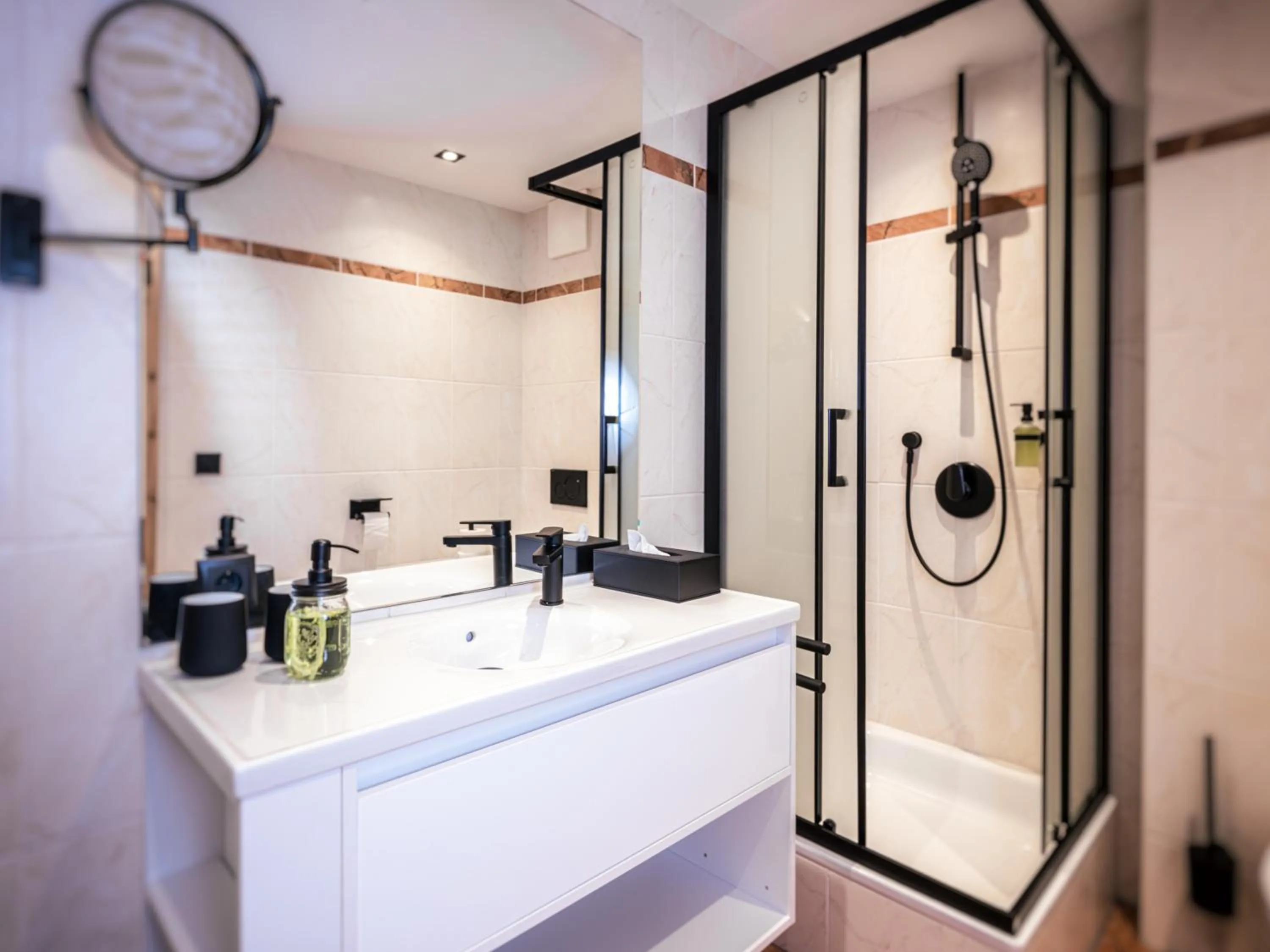 Shower in Hotel Silbertal