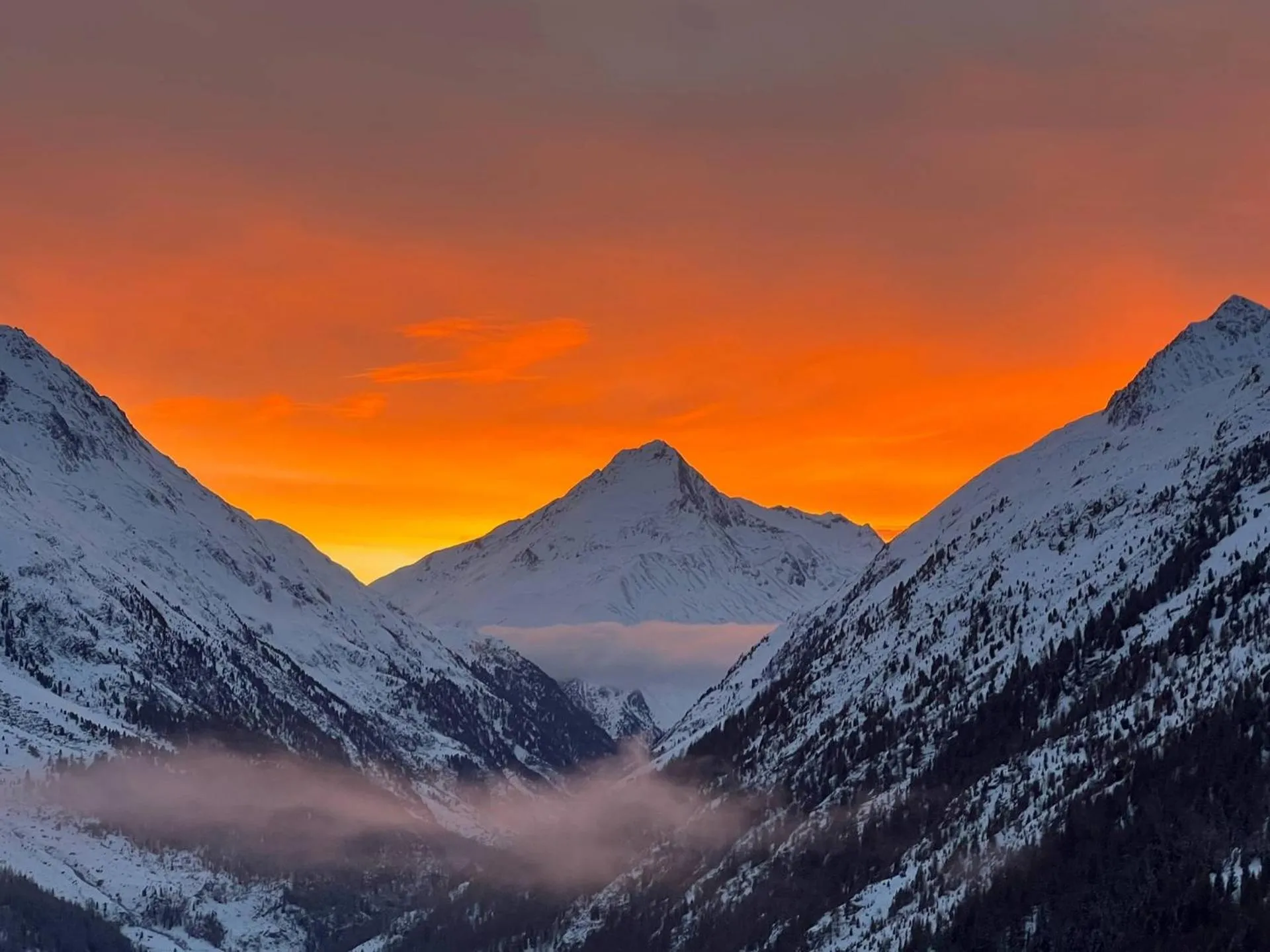 Sunset in Hotel Silbertal