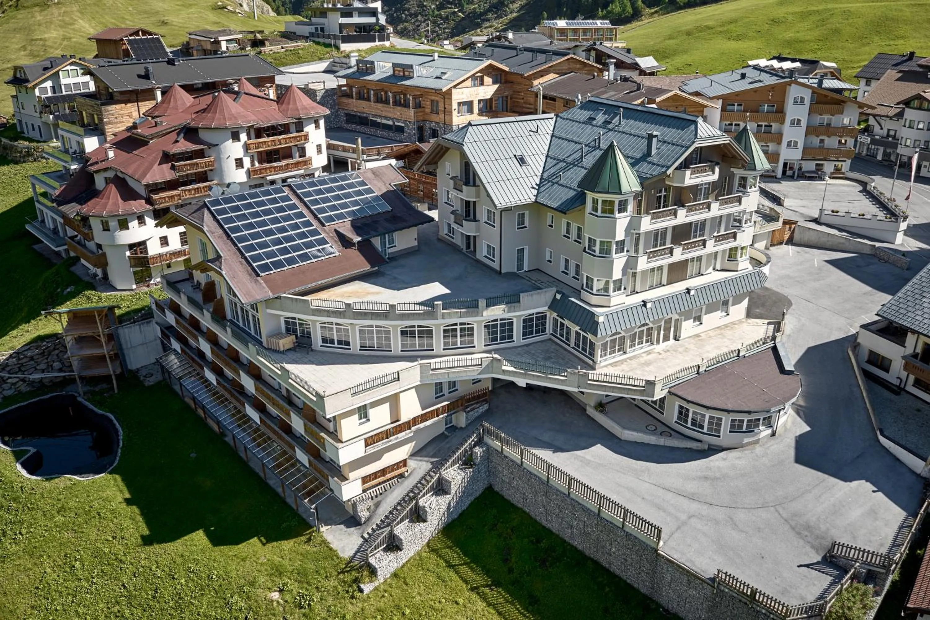 Property building in Alpenaussicht