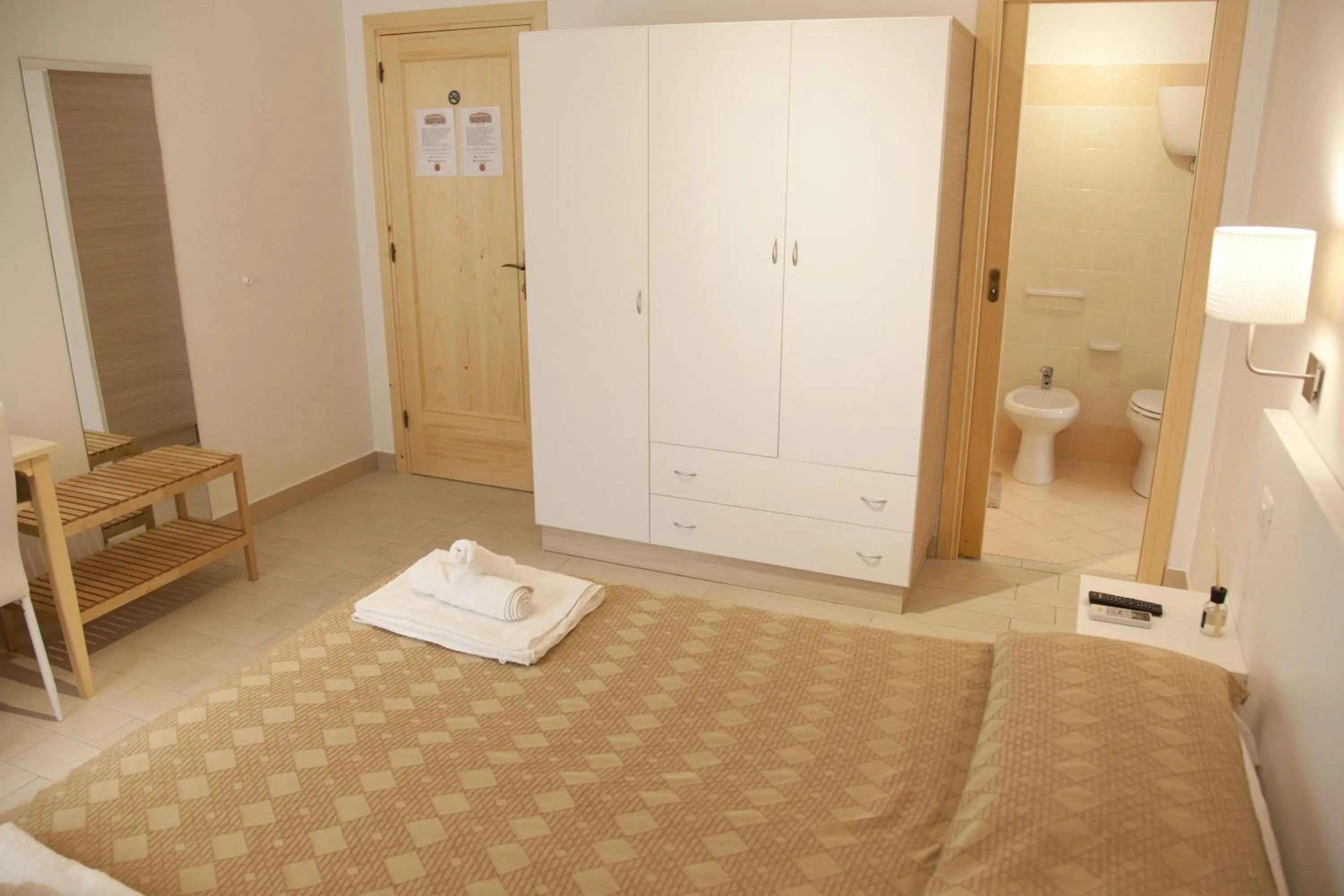 Photo of the whole room in Arcadia