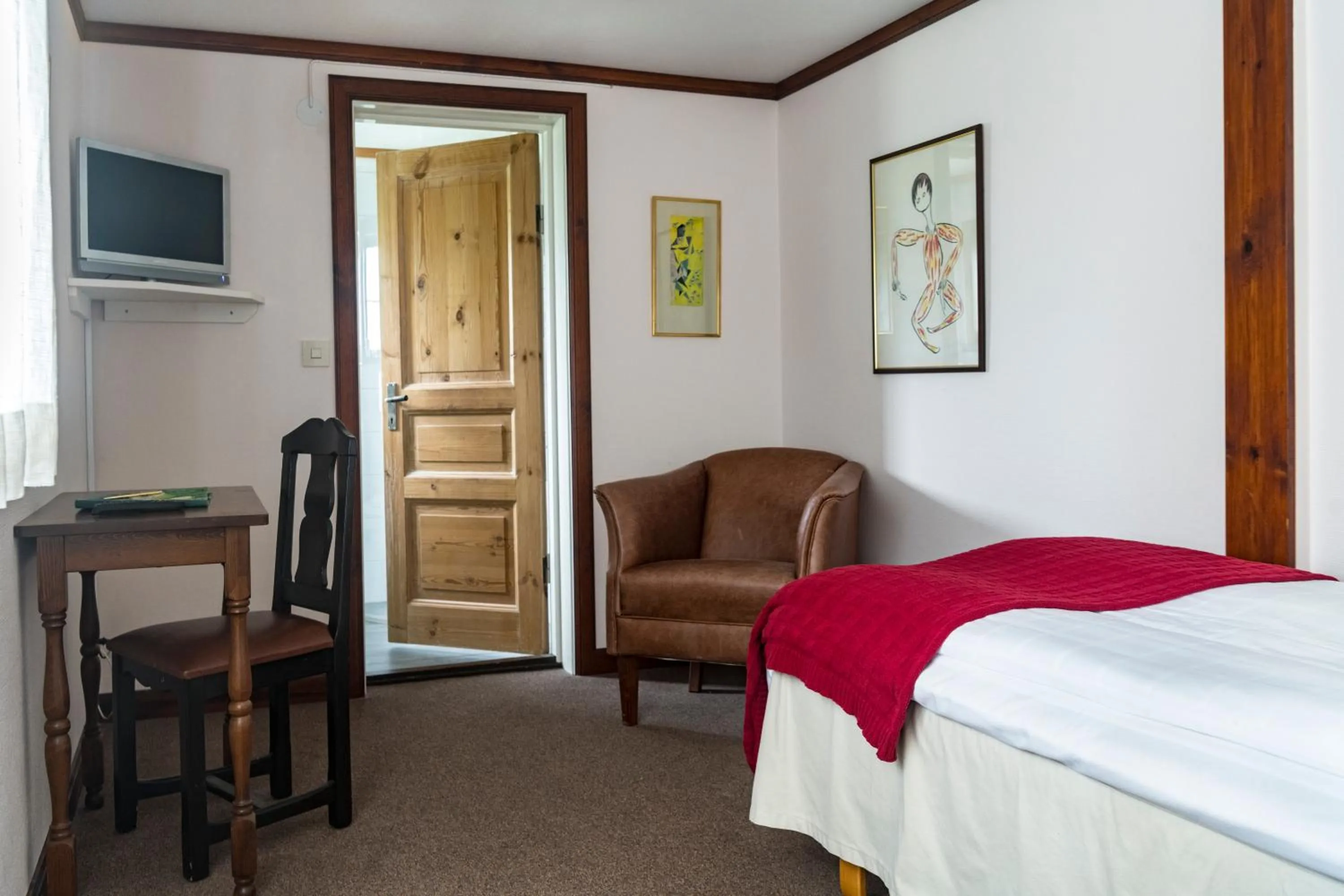 Photo of the whole room in Green Hotel