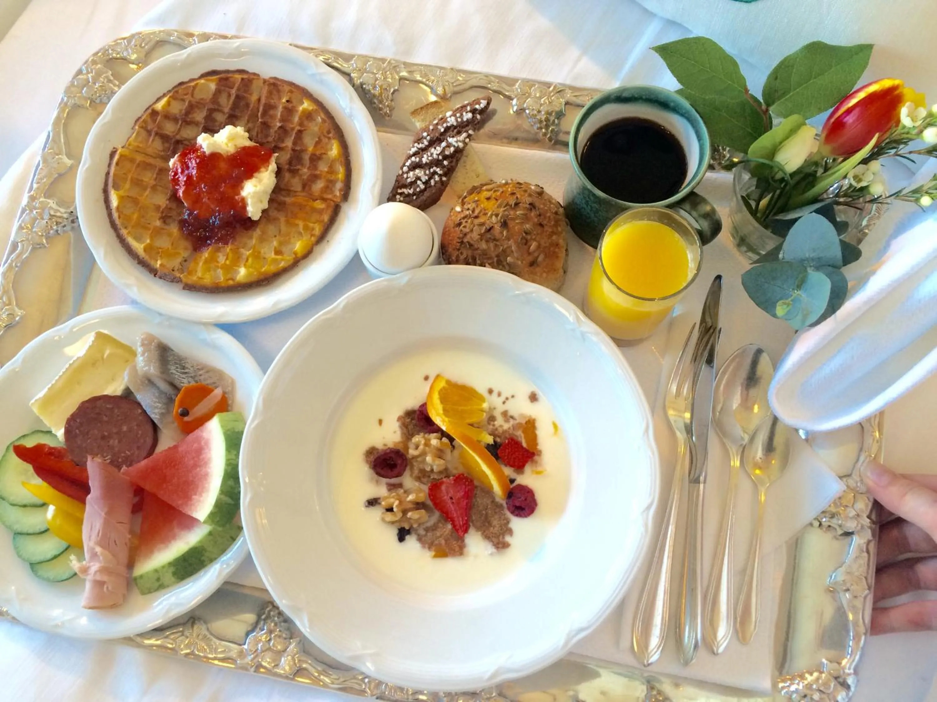 Breakfast in Green Hotel