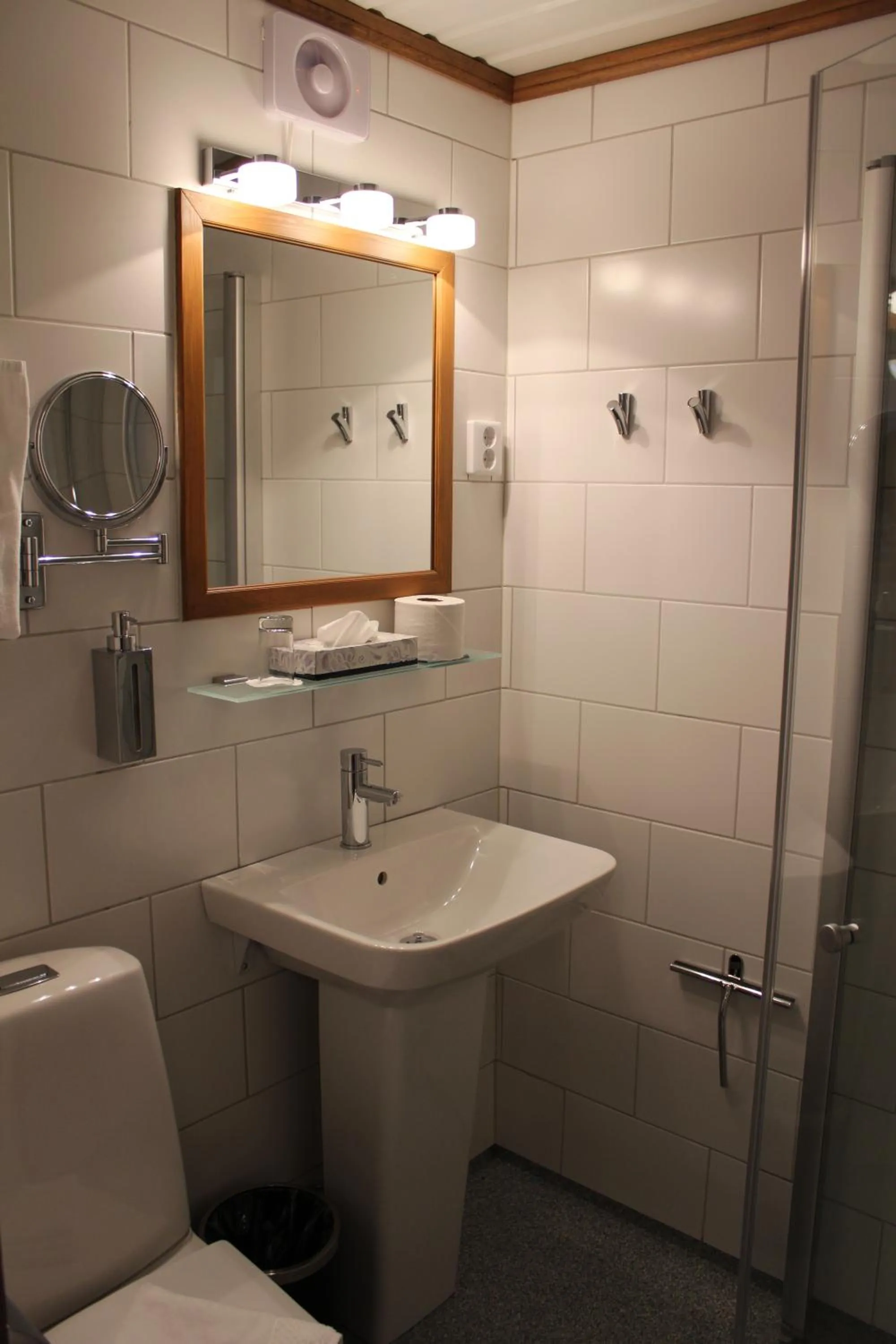 Bathroom in Green Hotel