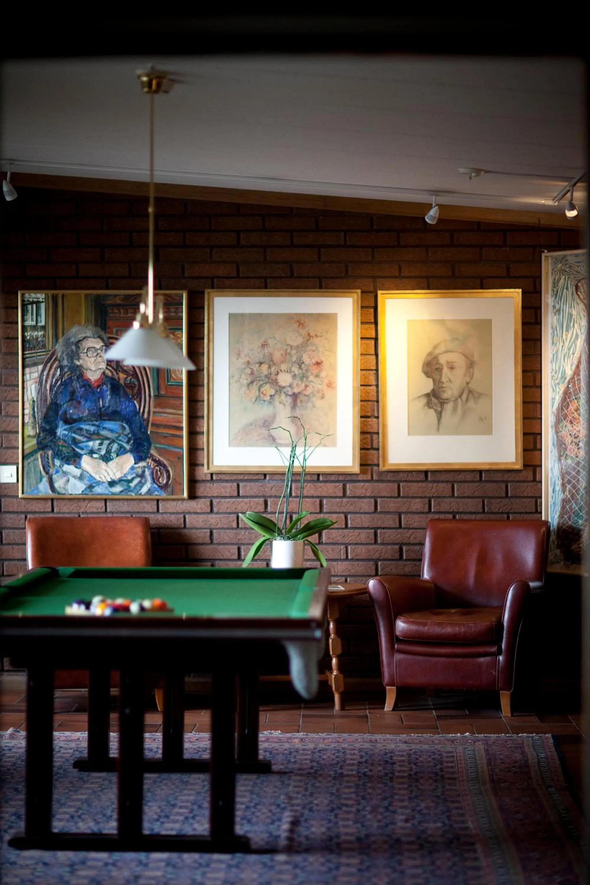 Billiard in Green Hotel