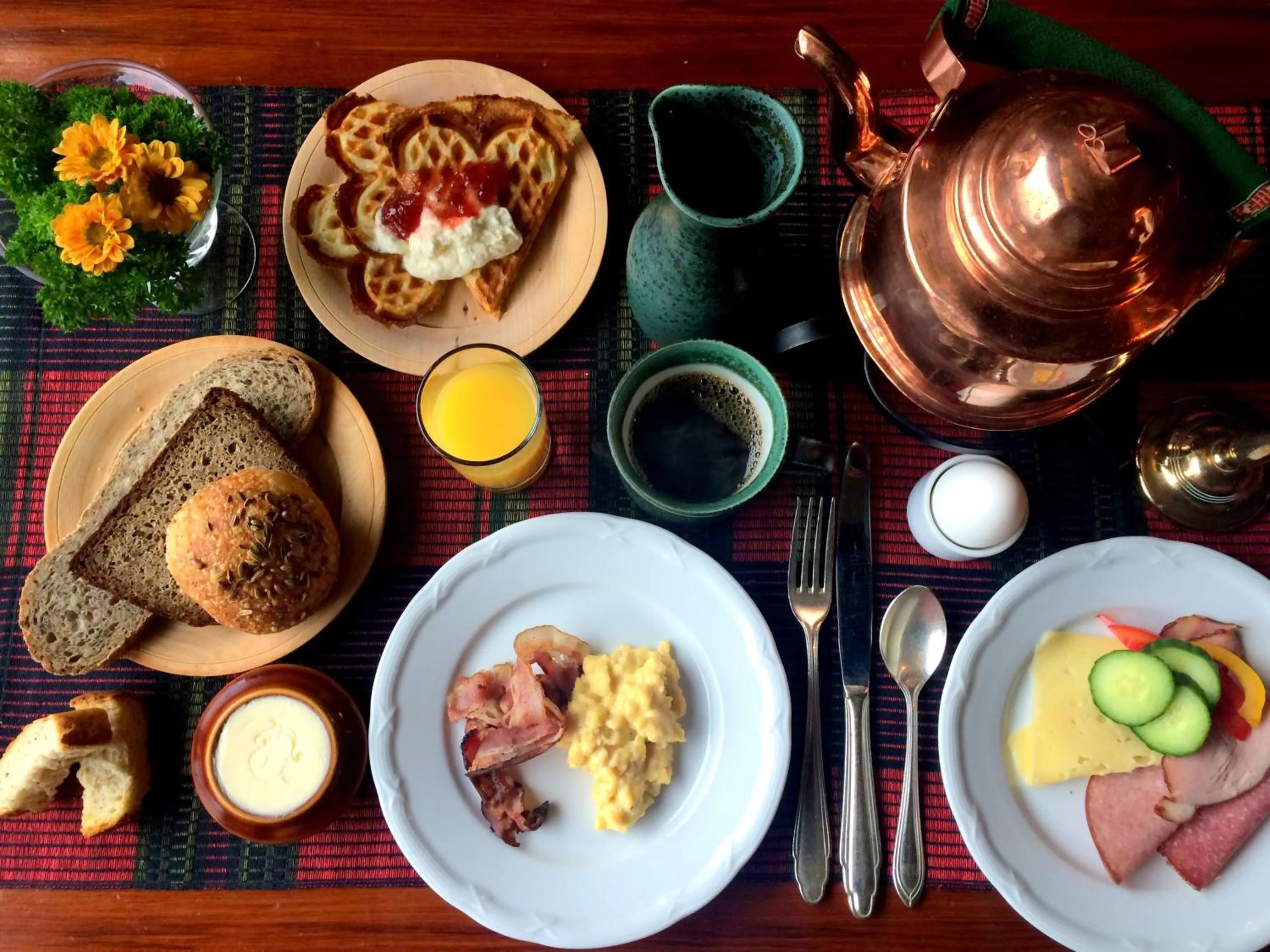 Breakfast in Green Hotel