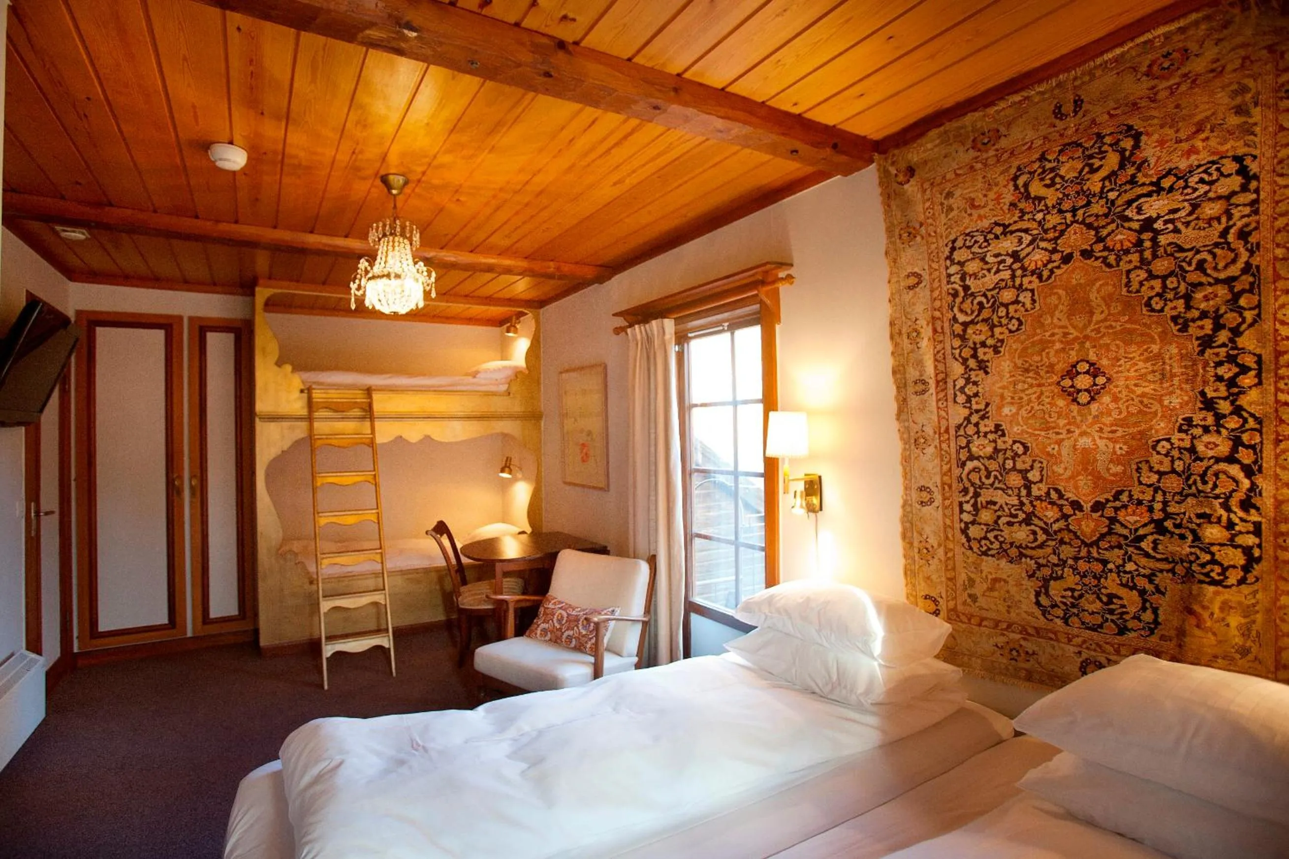 Photo of the whole room in Green Hotel