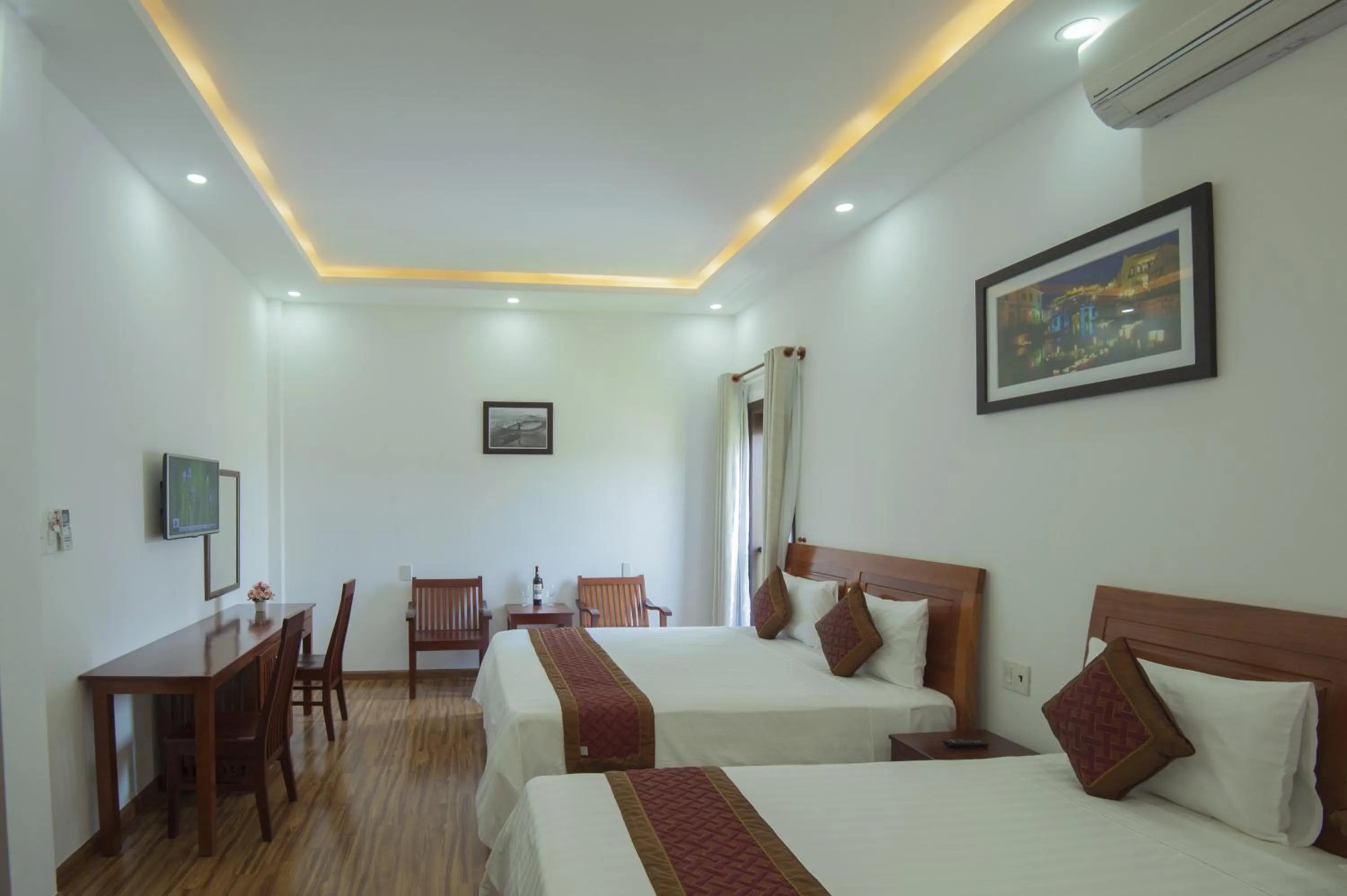 Photo of the whole room, Bed in Hoi An Sun Lake Villa