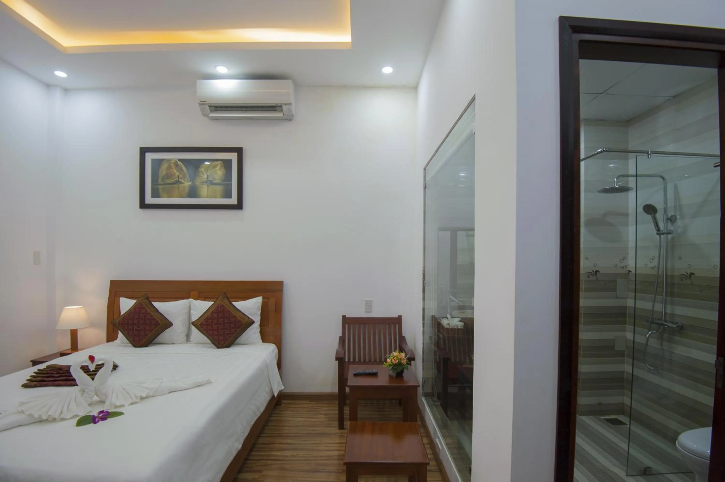 Bedroom, Bed in Hoi An Sun Lake Villa