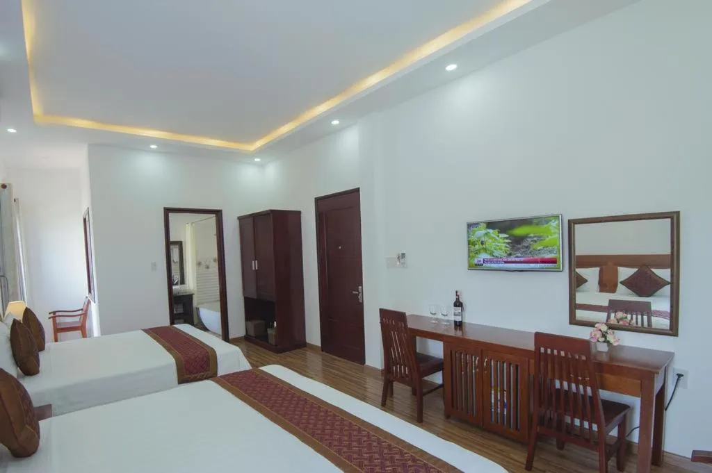 Photo of the whole room, Bed in Hoi An Sun Lake Villa