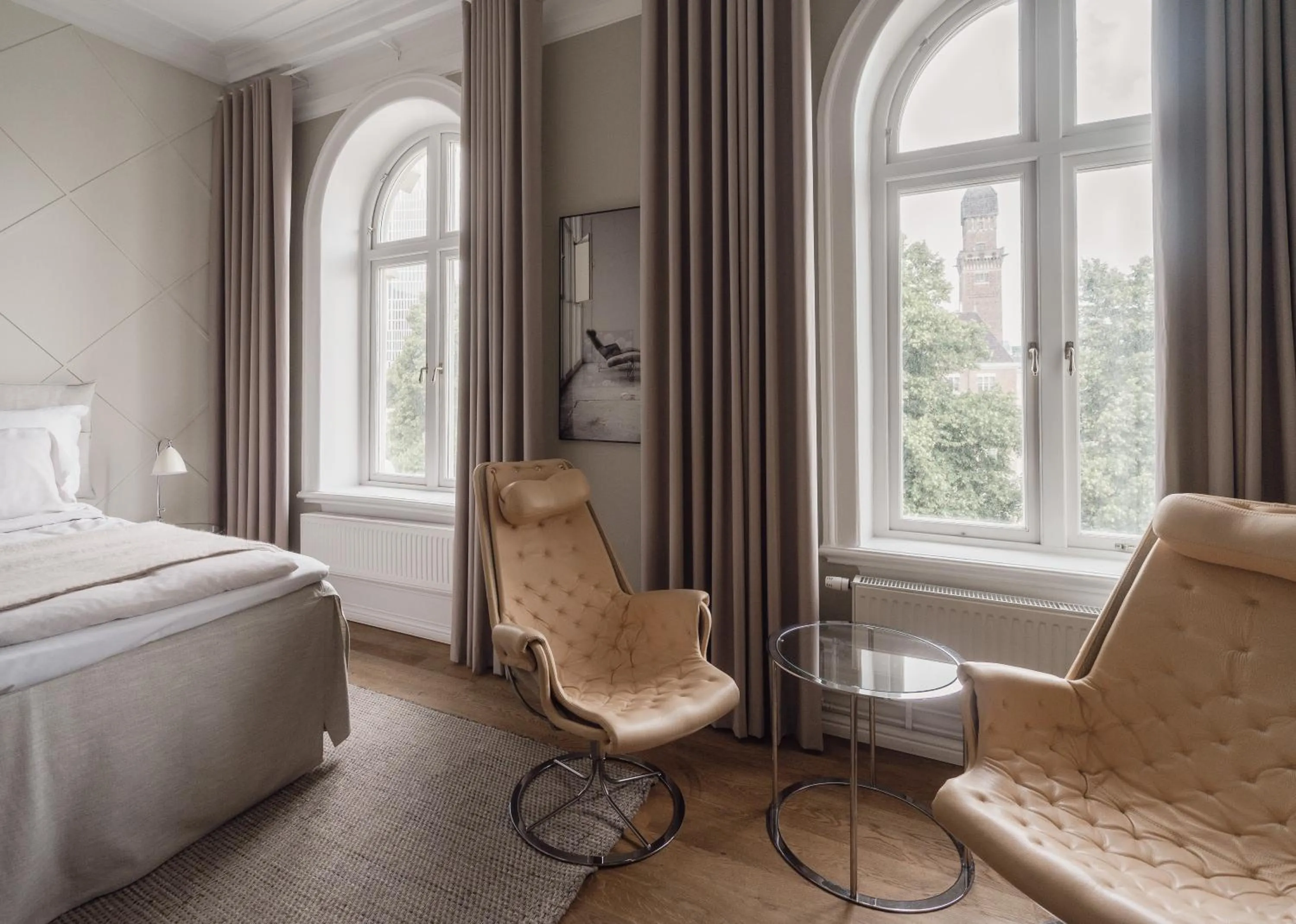 Seating area, Bed in TwentySix