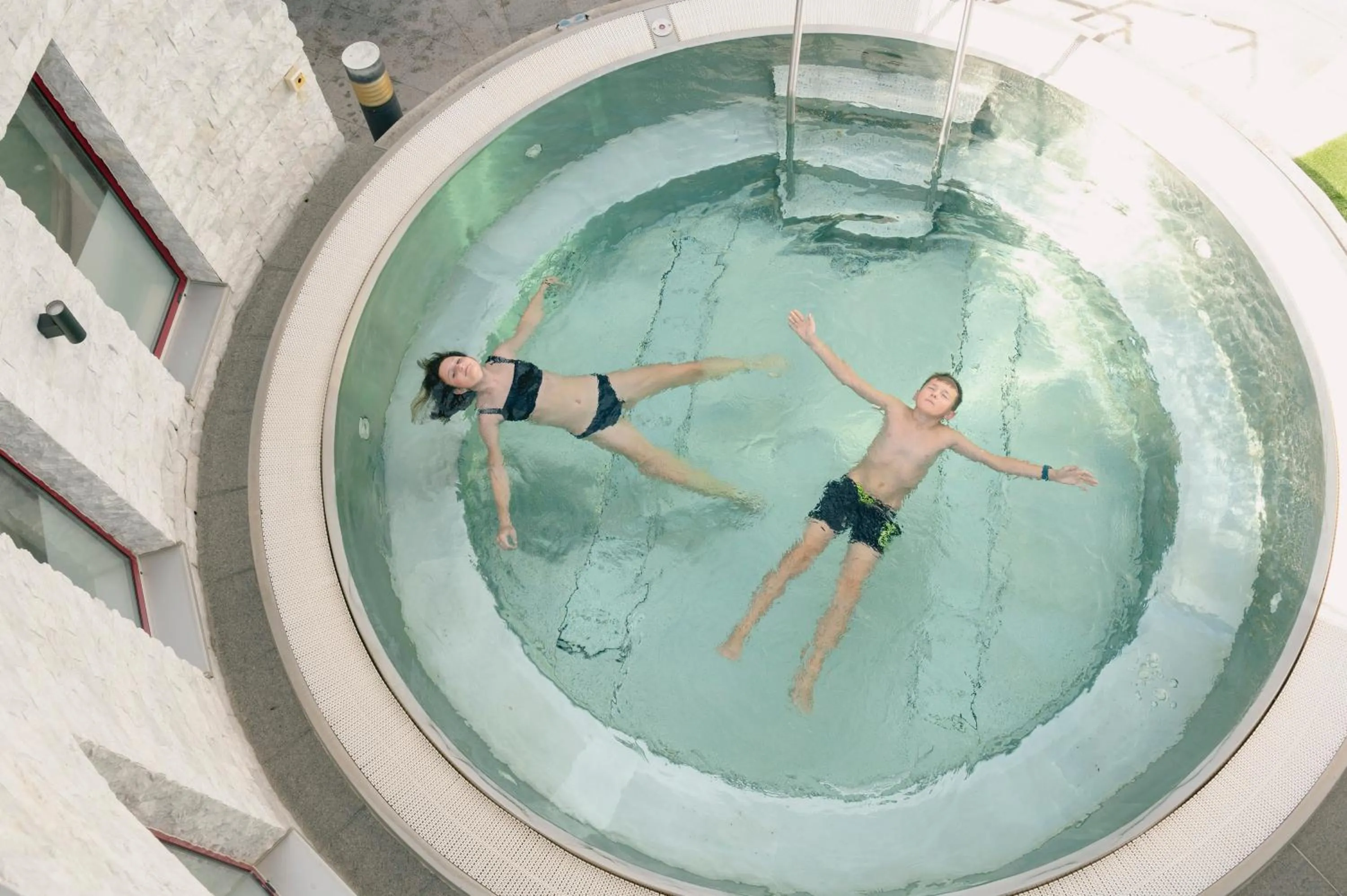 Pool view in DAS VIER Sport,- und Wellnesshotel