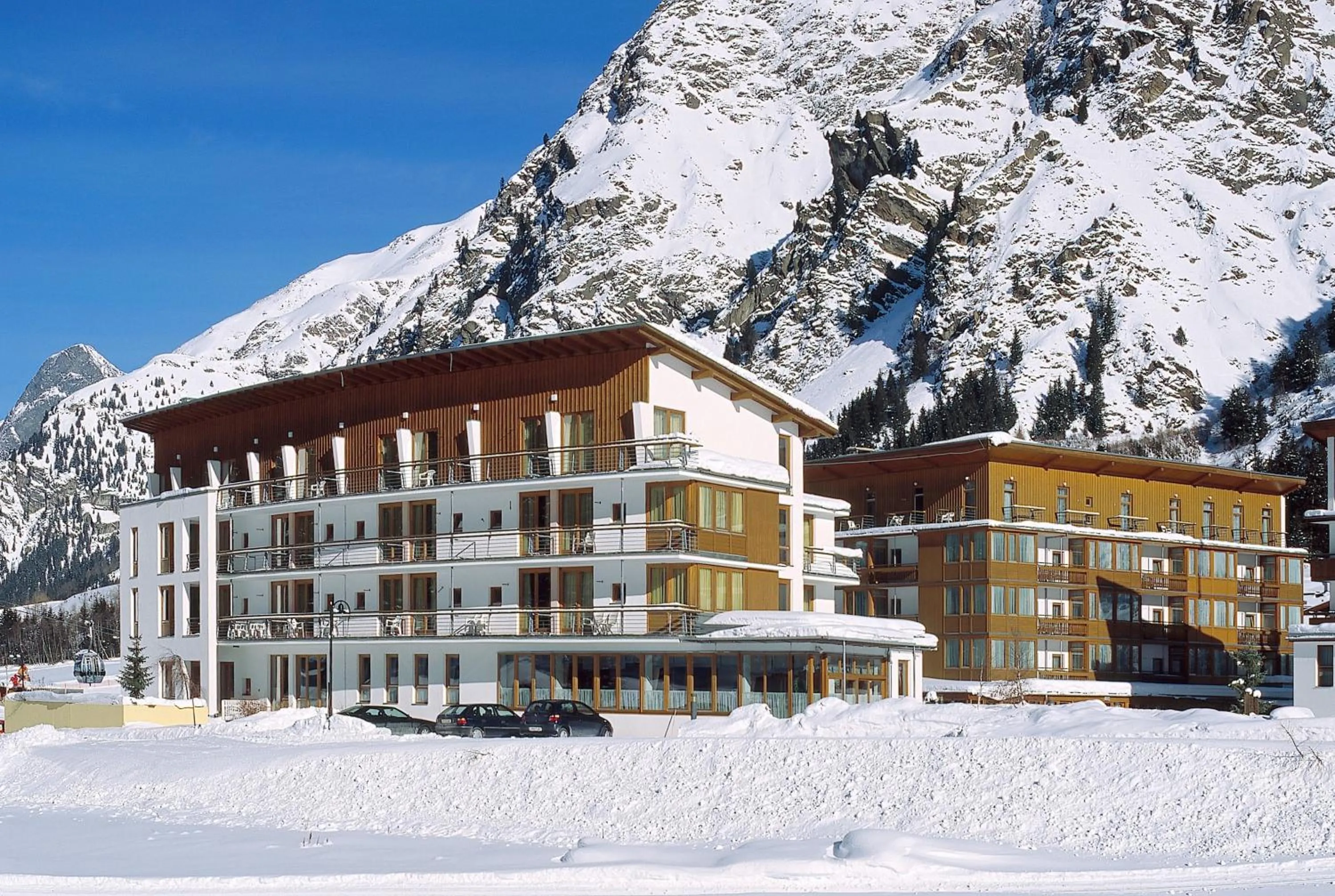 Facade/entrance in Hotel Vier Jahreszeiten