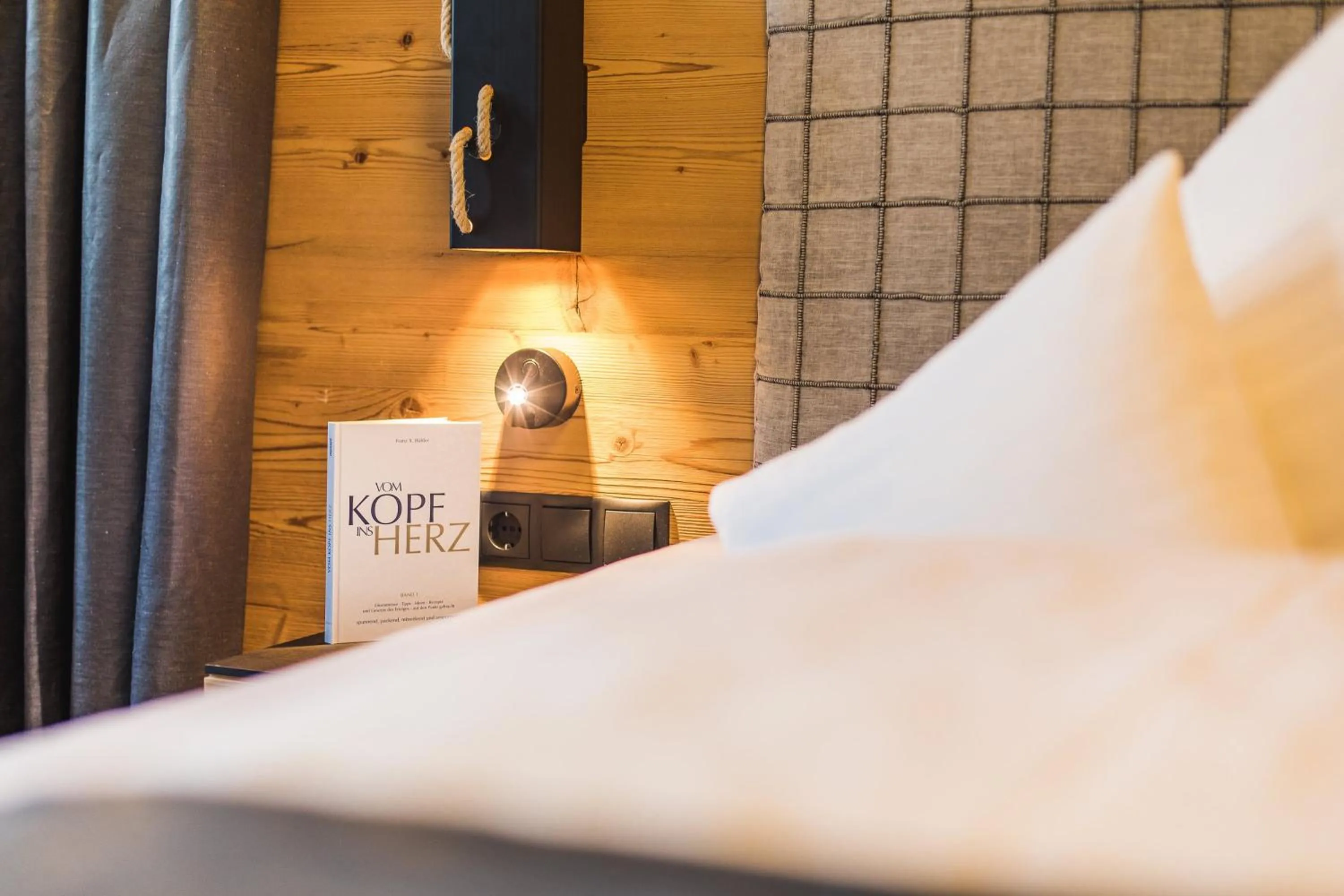 Decorative detail, Bed in DAS VIER Sport,- und Wellnesshotel