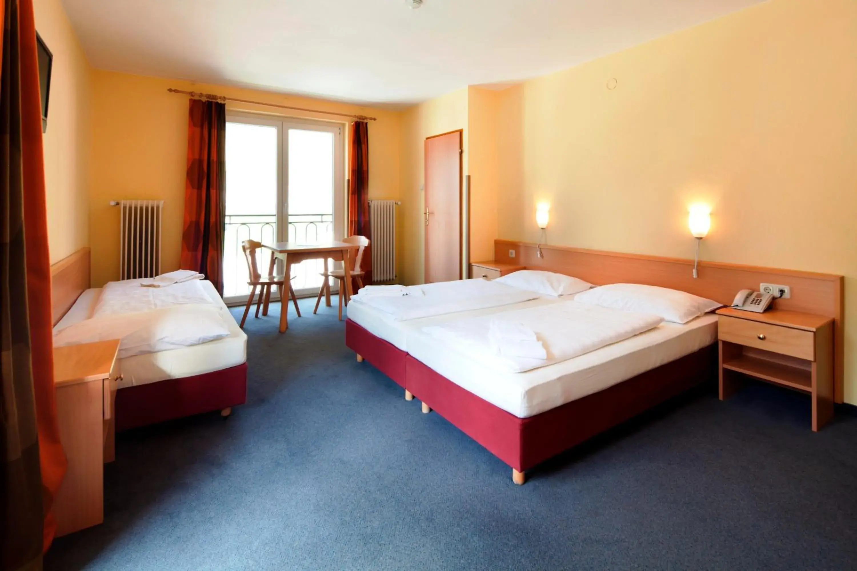 Triple Room - single occupancy in Euro Youth Hotel & Krone Triple Room - single occupancy in Euro Youth Hotel & Krone